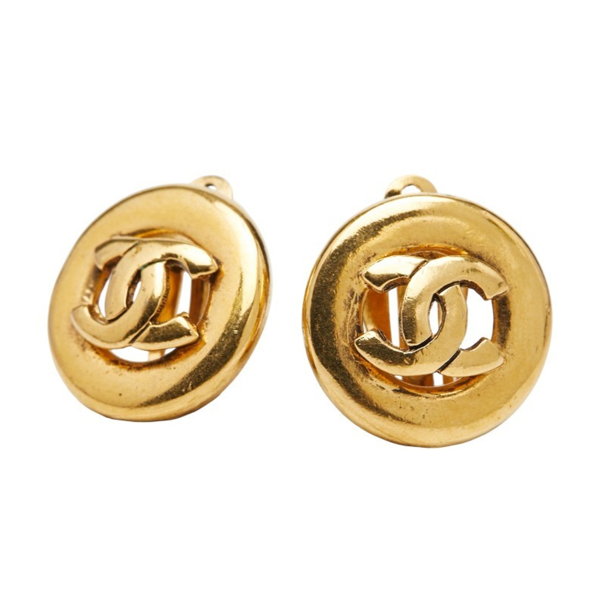 CC Logo Round Clip-On Earrings Metal Gold-Tone Metal