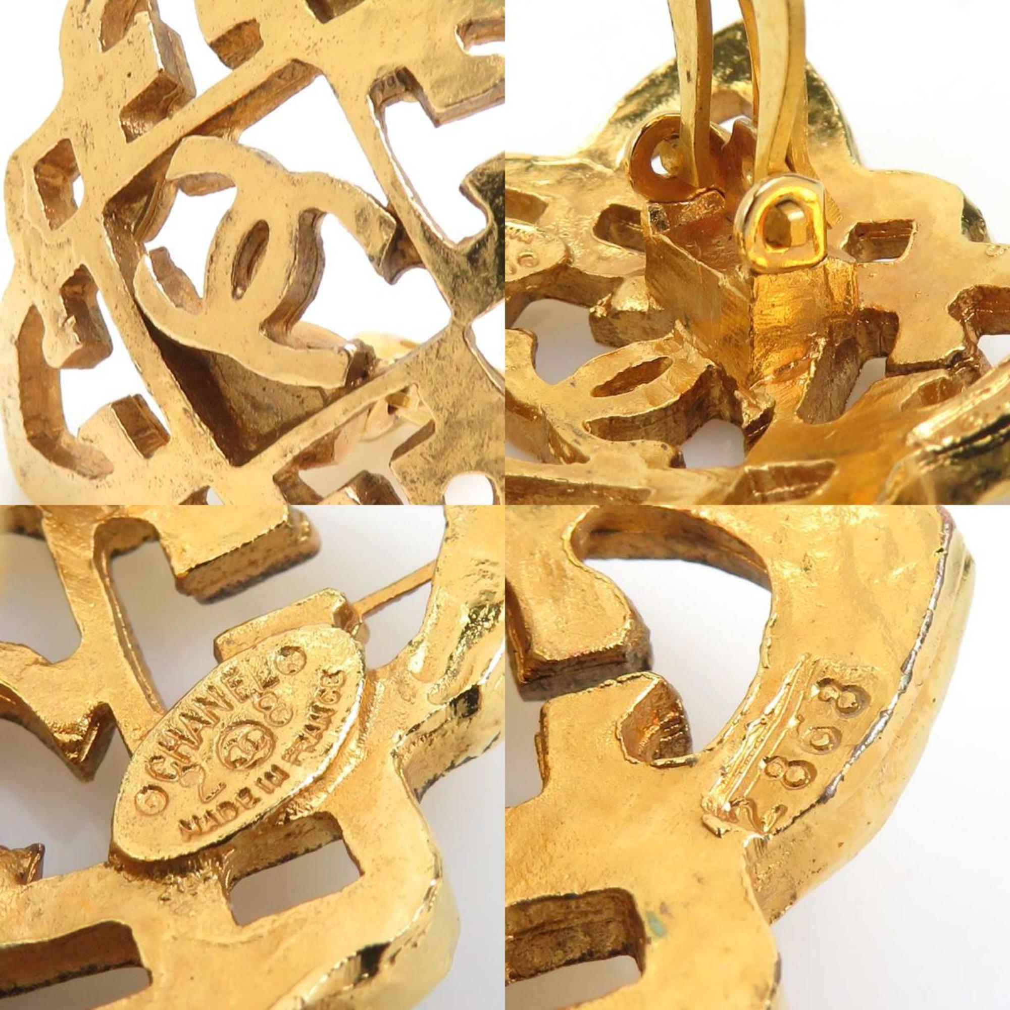 CC Logo Clip-On Earrings Gold-Tone Metal Gold-Tone Metal