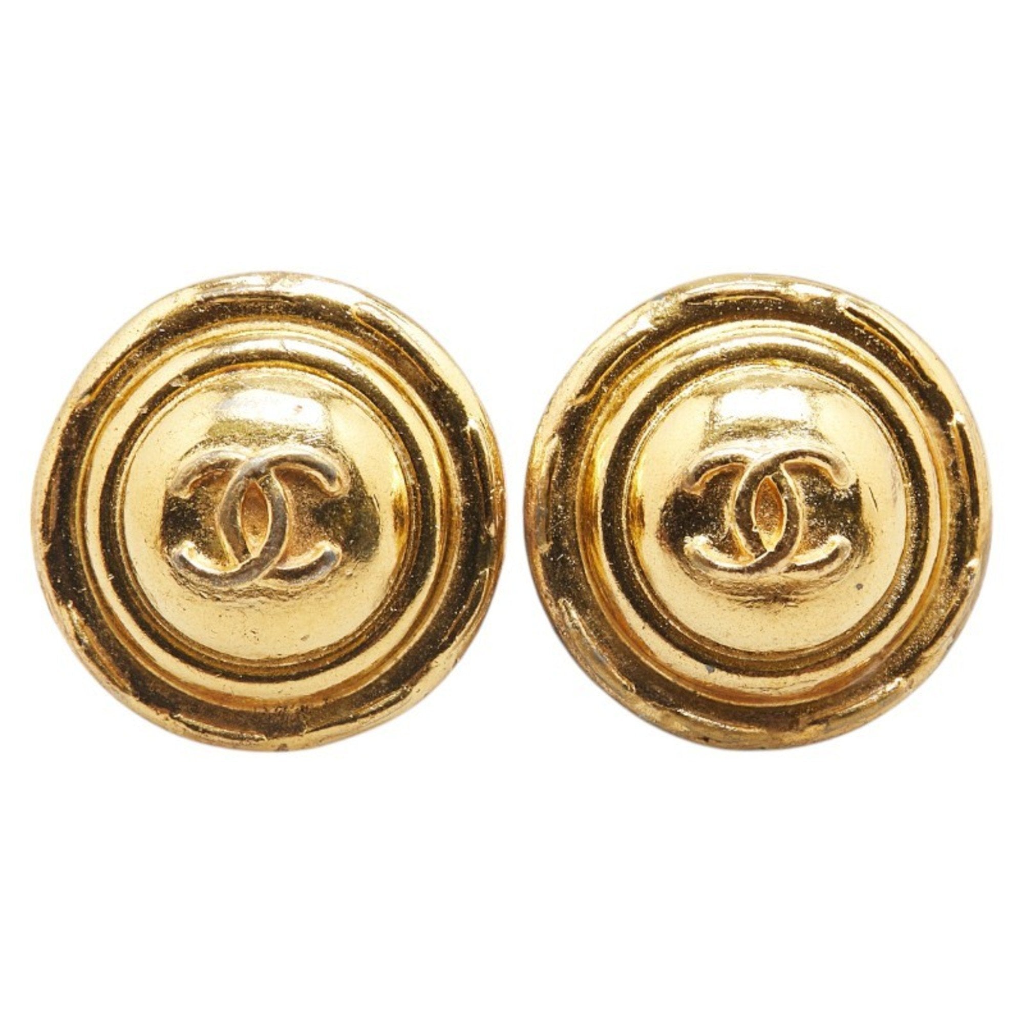 CC Logo Round Clip-On Earrings Metal Gold-Tone Metal