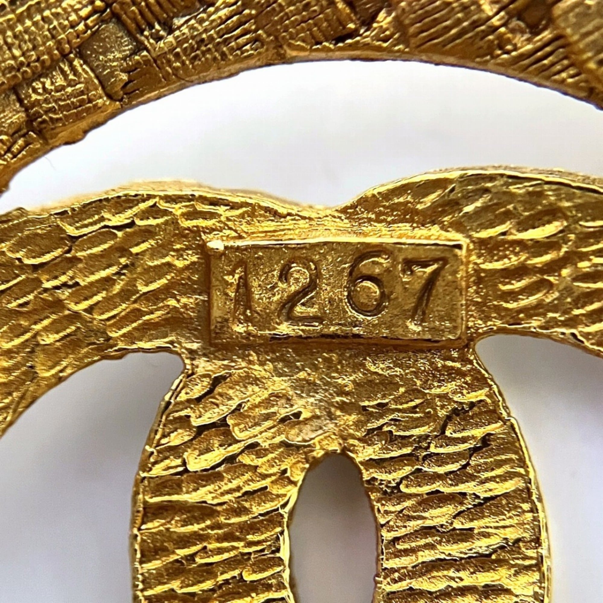 Vintage Brooch Metal