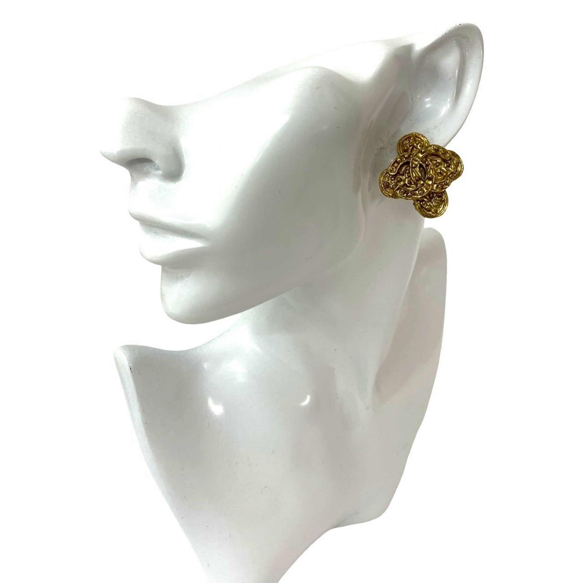 CC Logo Clip-On Earrings Metal Gold-Tone Metal