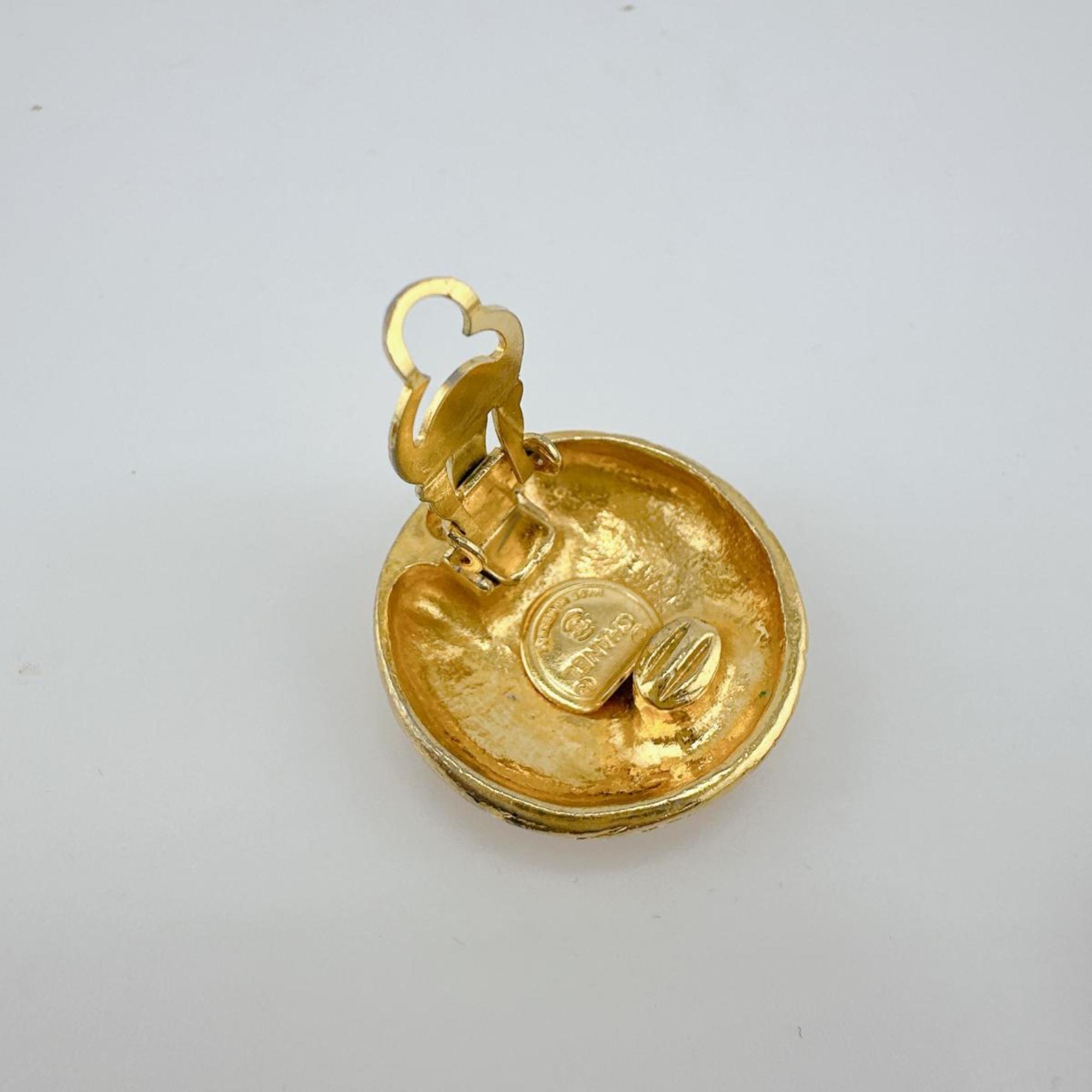 Vintage Clip-On Earrings Clip-On Gold-Tone Metal