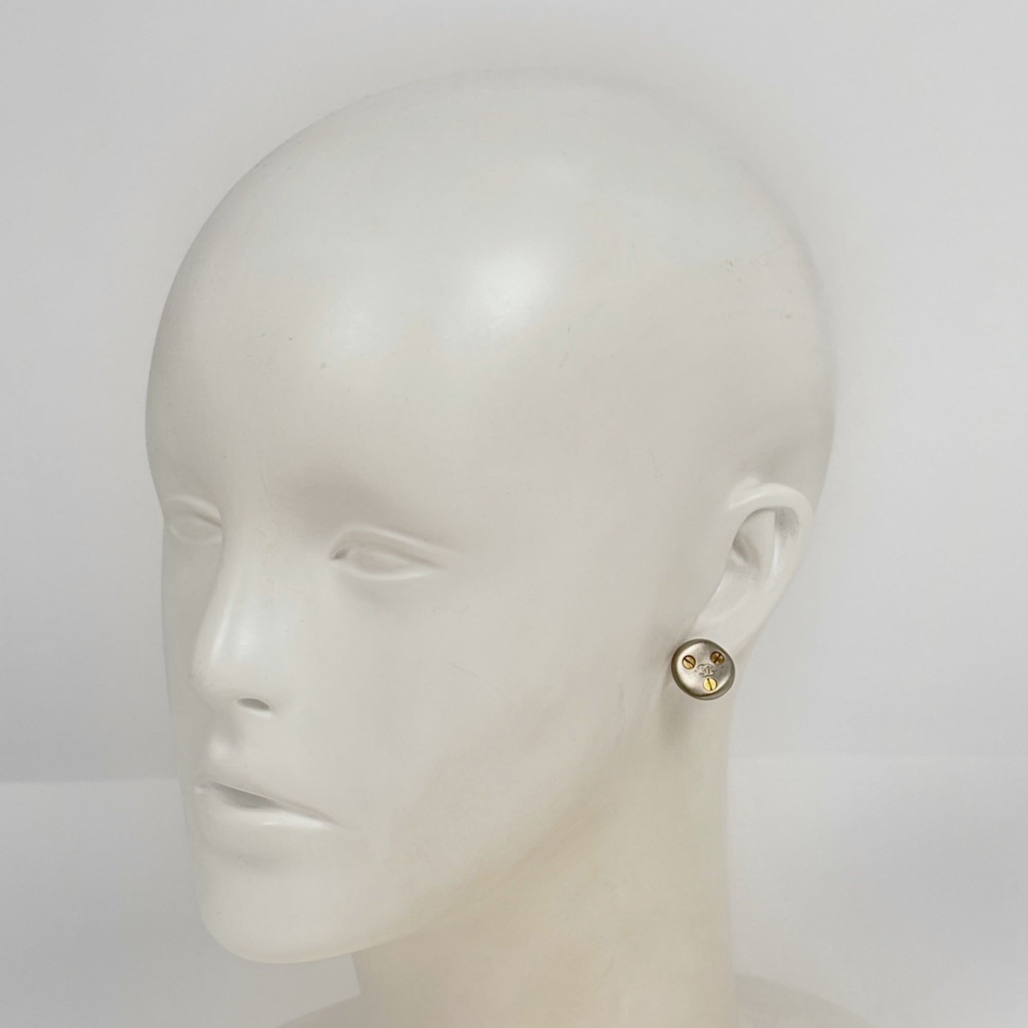 CC Logo Round Earrings Metal Gold-Tone Metal