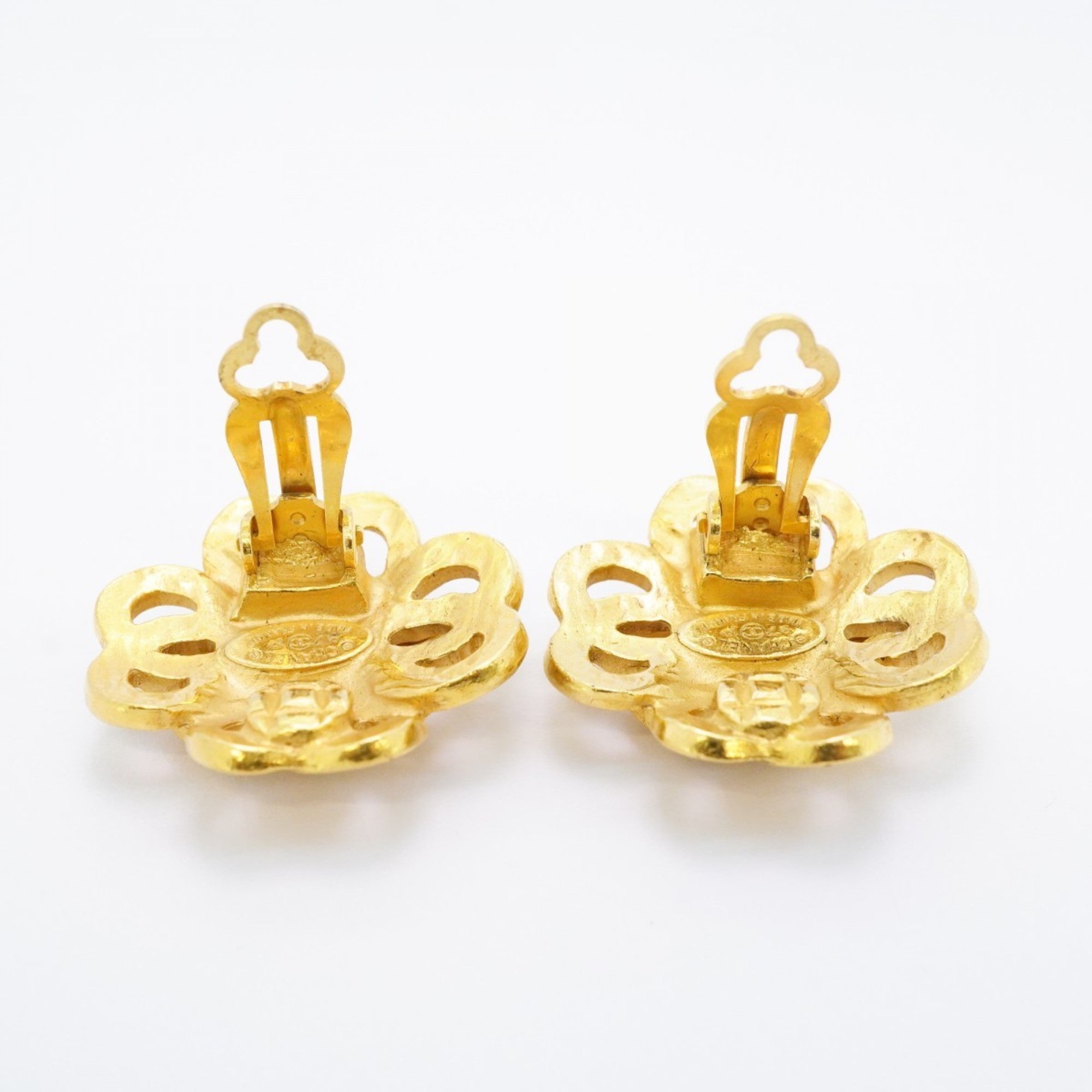 CC Logo Clip-On Earrings Metal Gold-Tone Metal