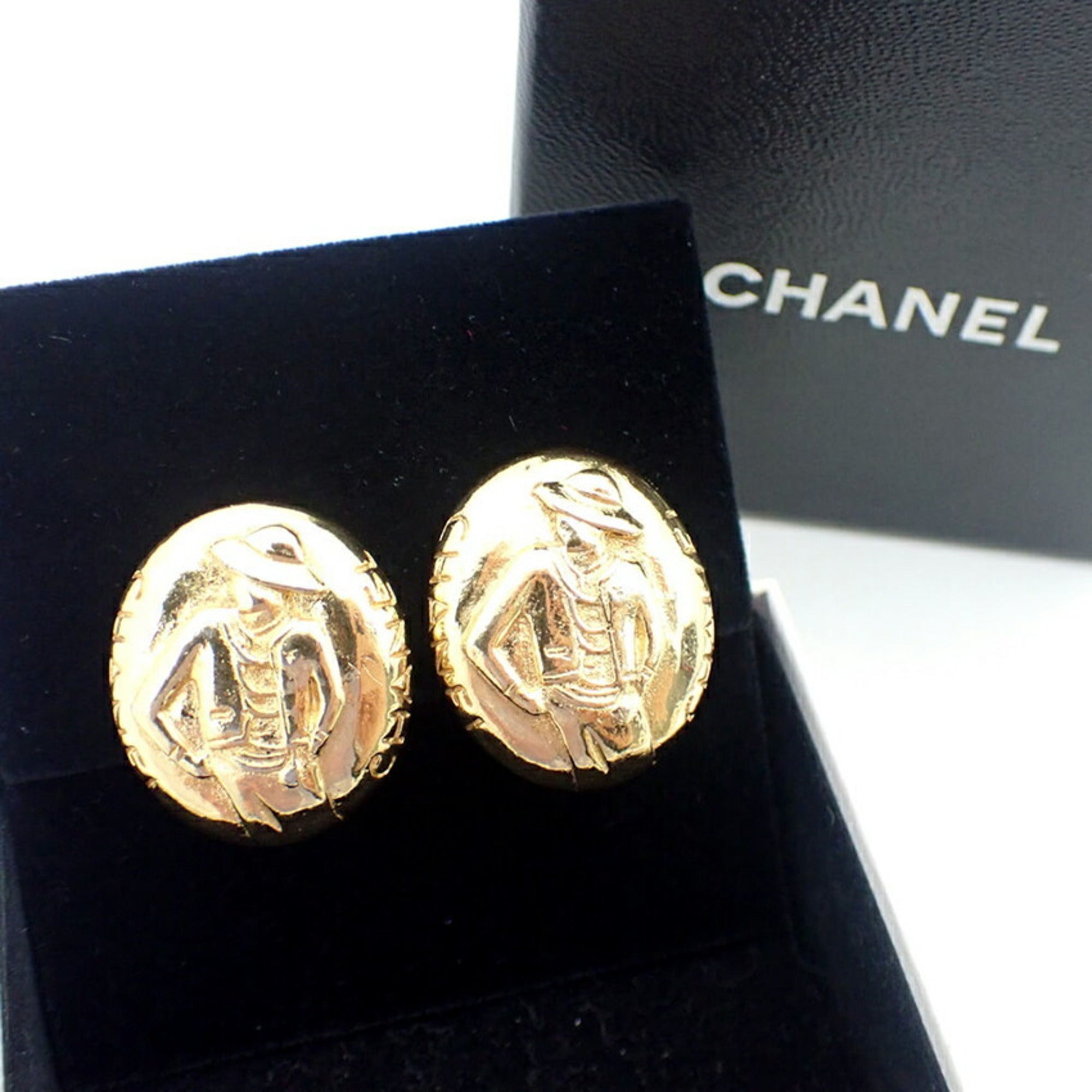 Clip-On Earrings Metal