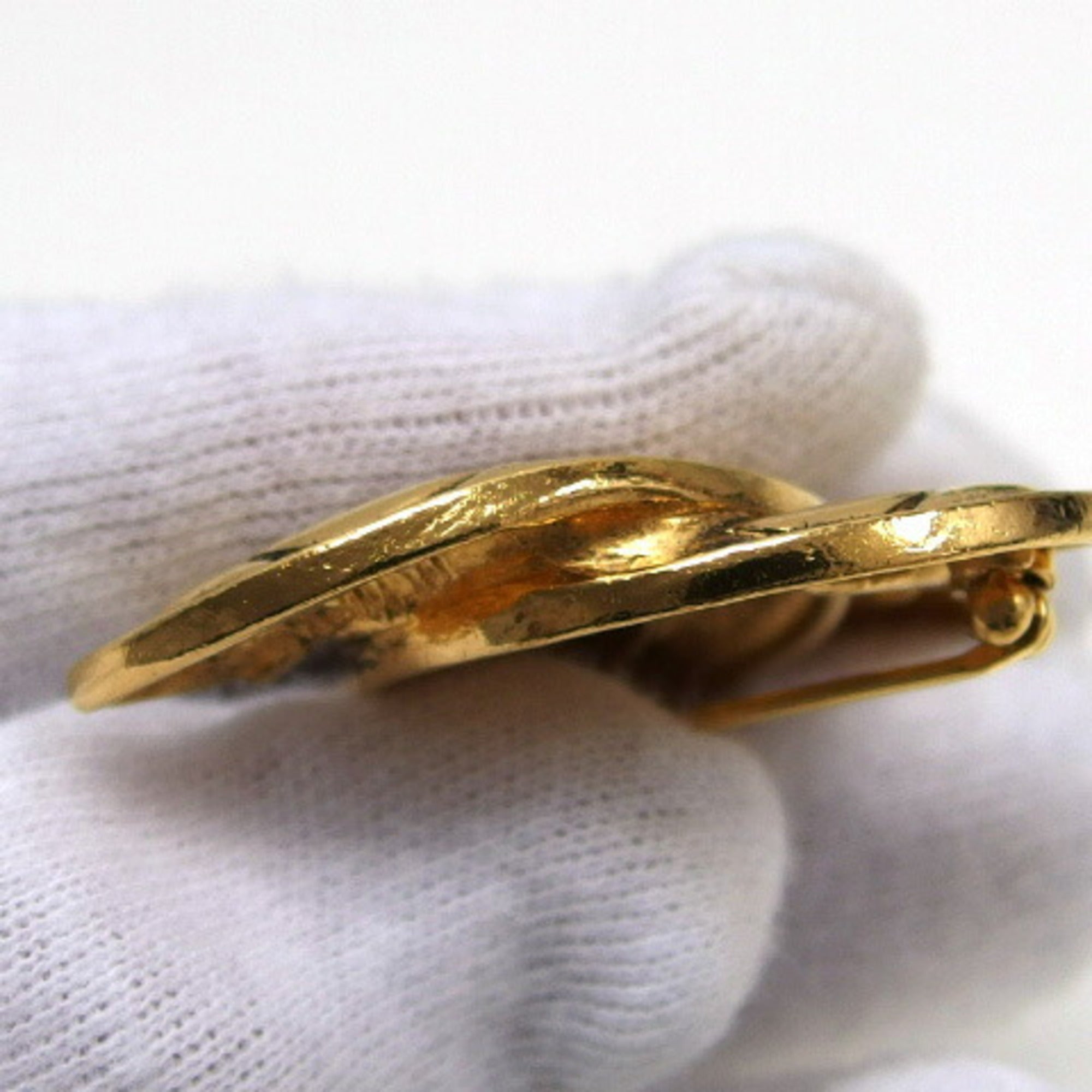 CC Logo Brooch Gold-Tone Metal