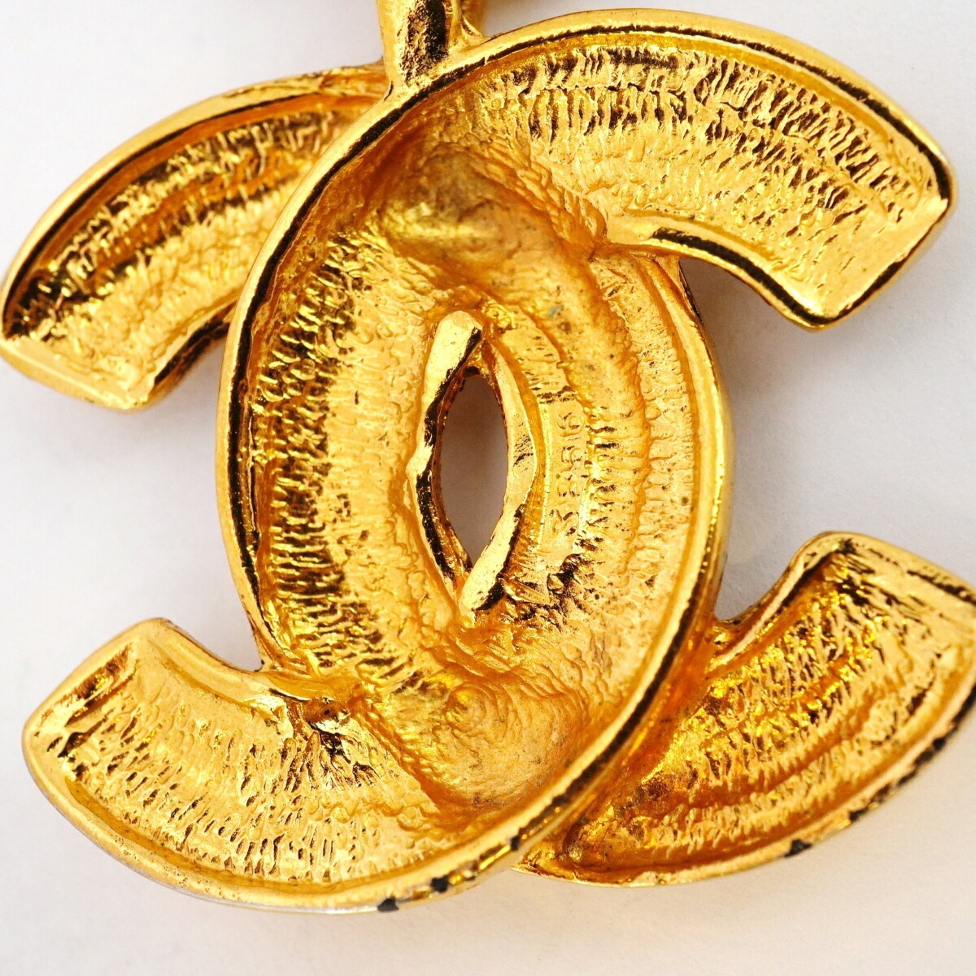 CC Logo Pendant Necklace Metal