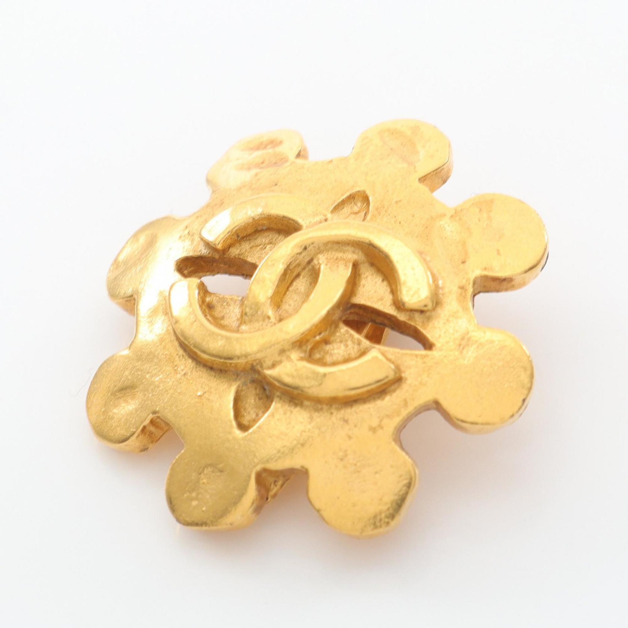 CC Logo Clip-On Earrings Metal Gold-Tone Metal