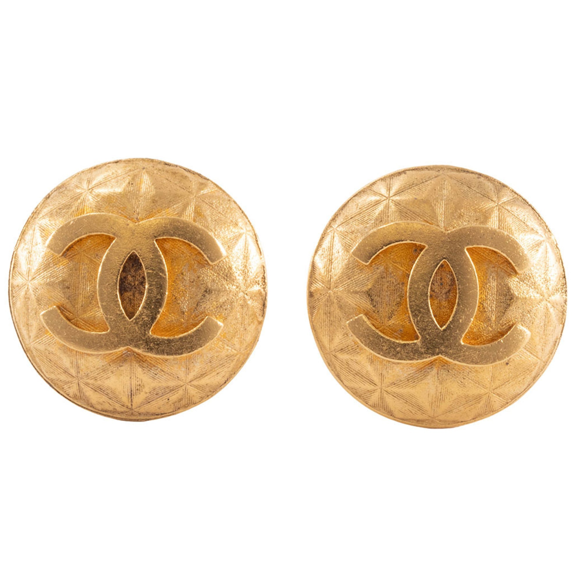 CC Logo Round Clip-On Earrings Metal Gold-Tone Metal