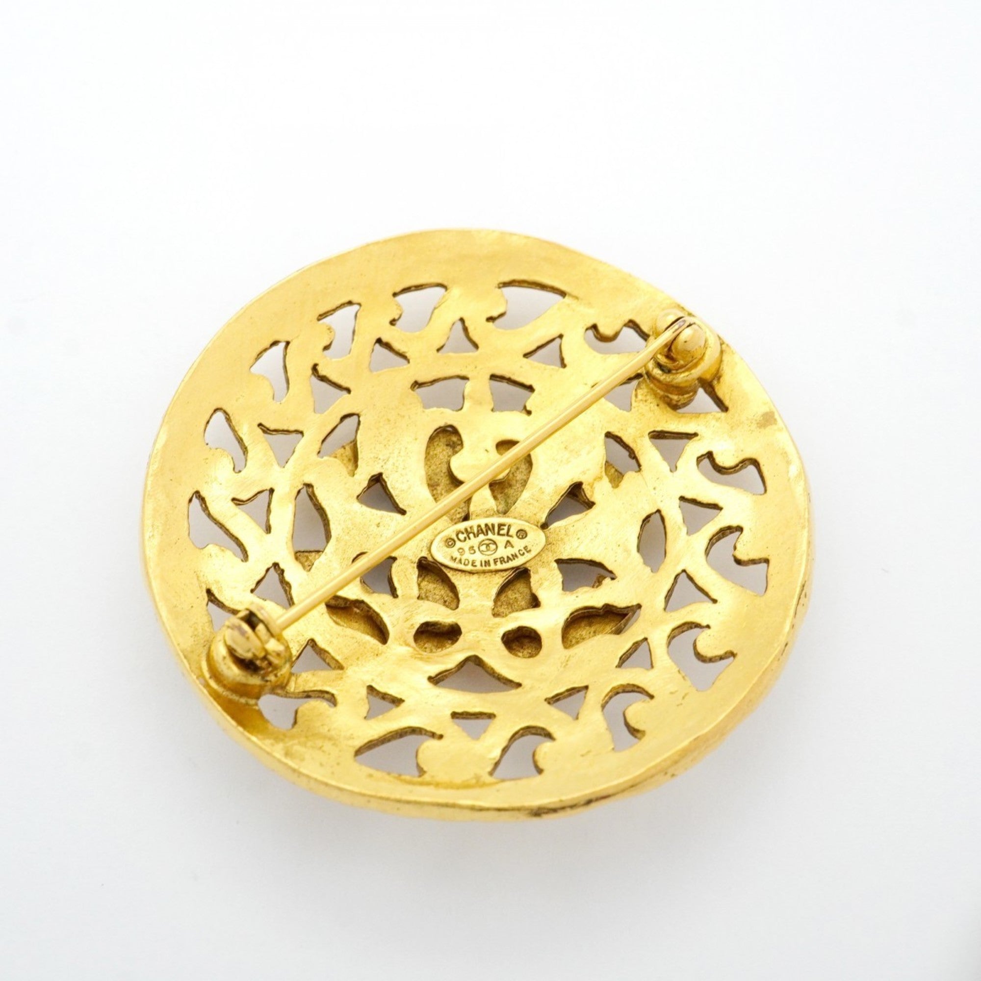 CC Logo Circle Brooch Metal