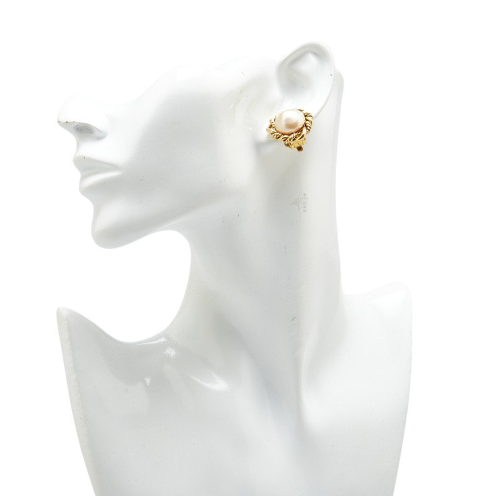 Vintage Clip-On Earrings Pearl Clip-On Gold-Tone Metal