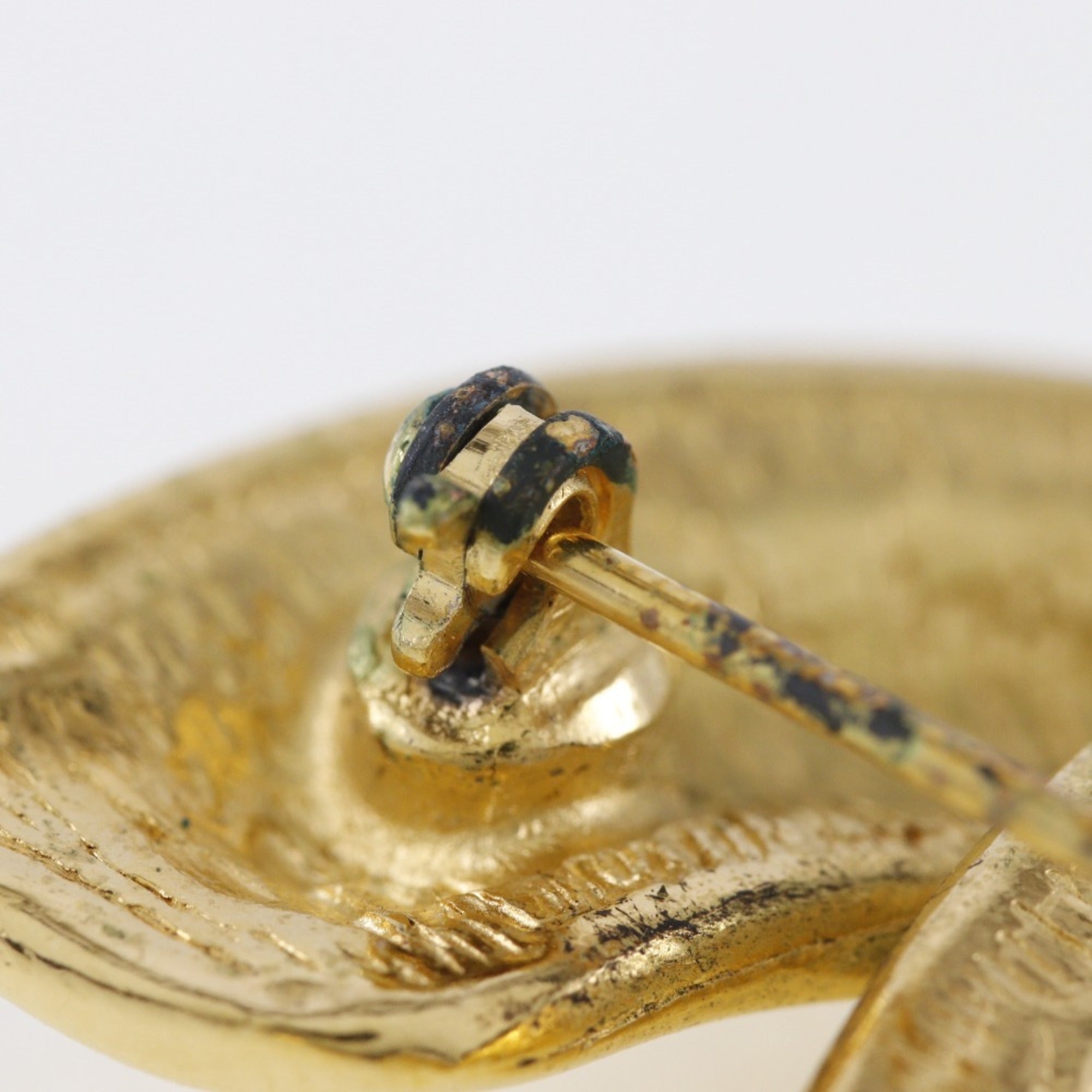 CC Logo Brooch 18K Yellow Gold