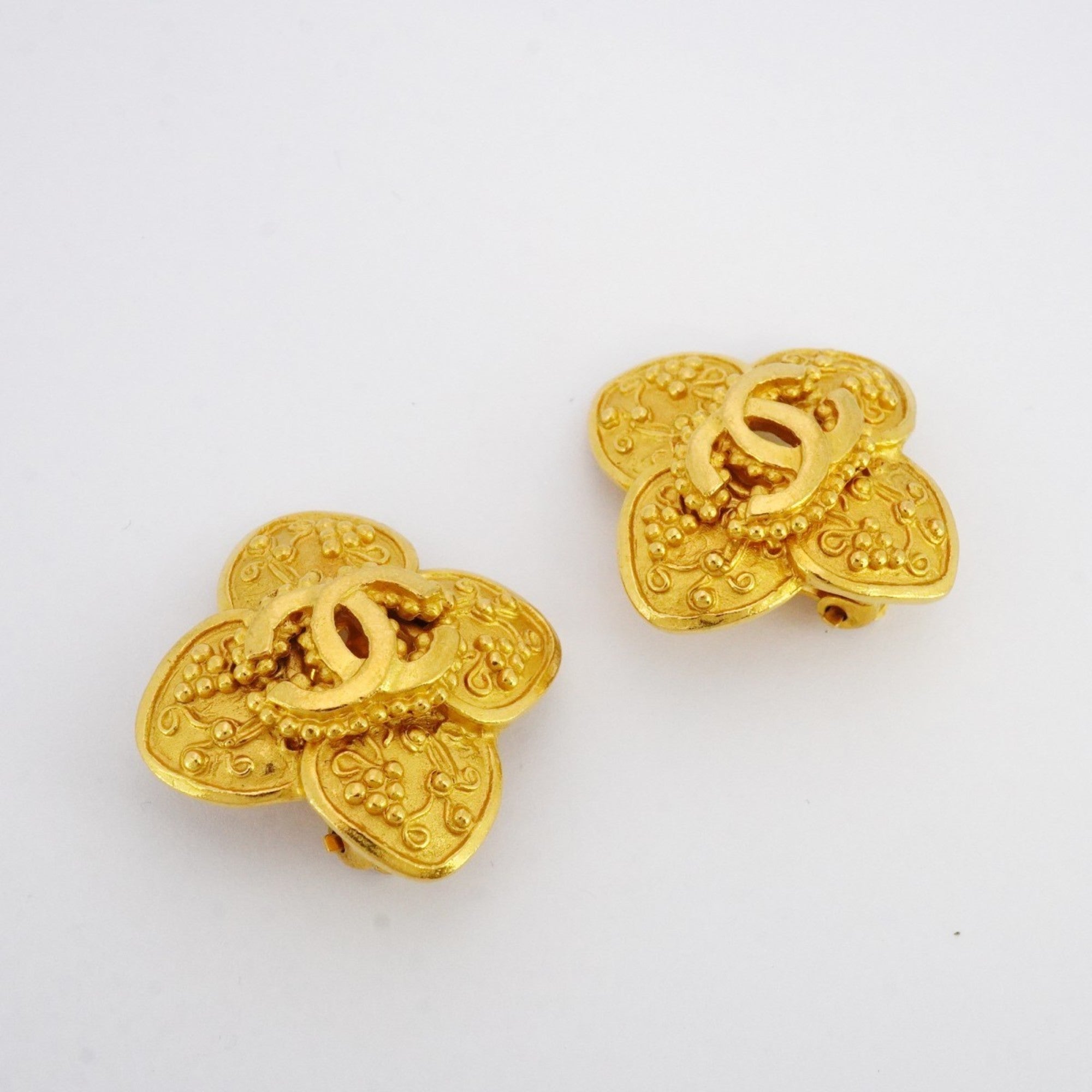 CC Logo Flower Clip-On Earrings Metal Gold-Tone Metal