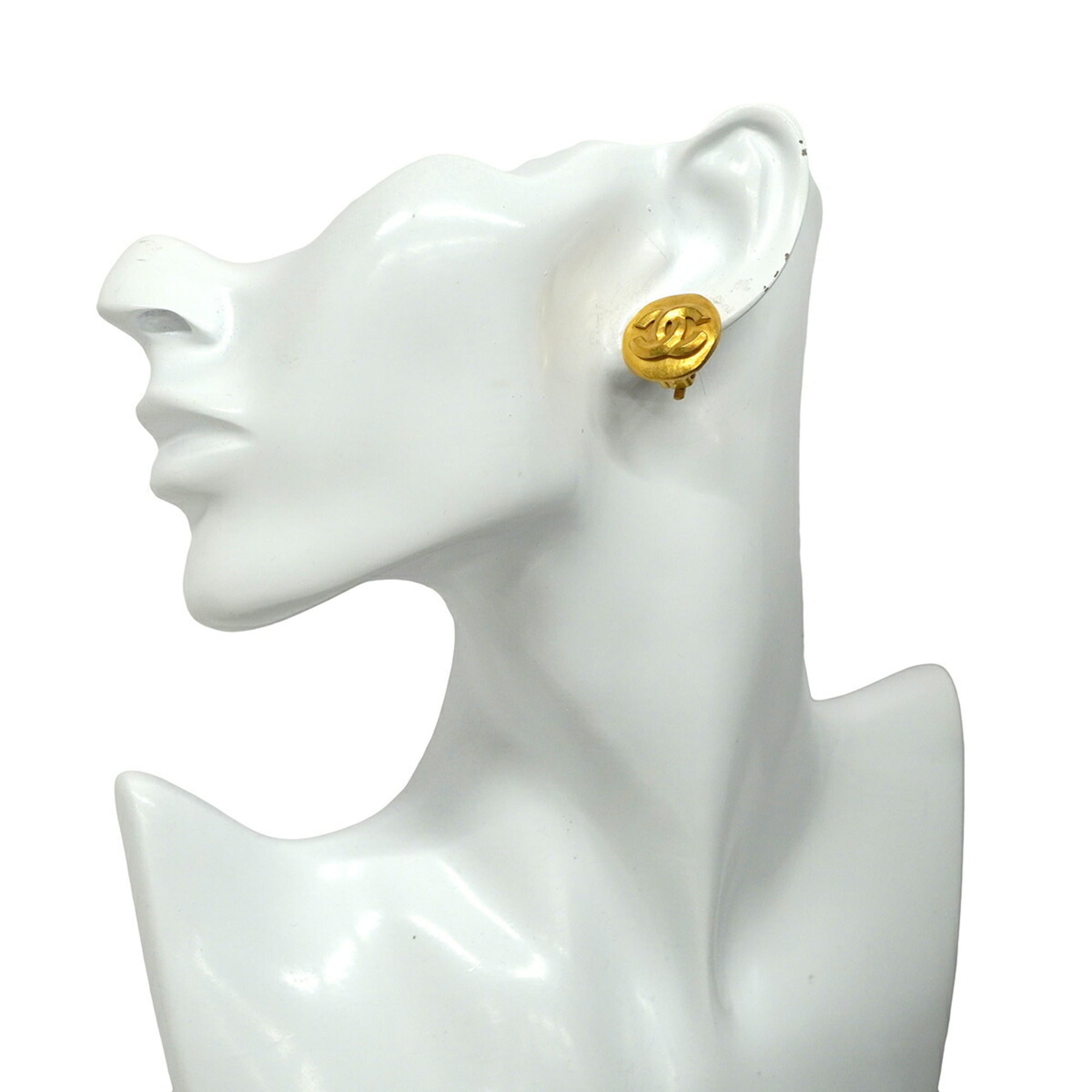 CC Logo Clip-On Earrings Metal Gold-Tone Metal