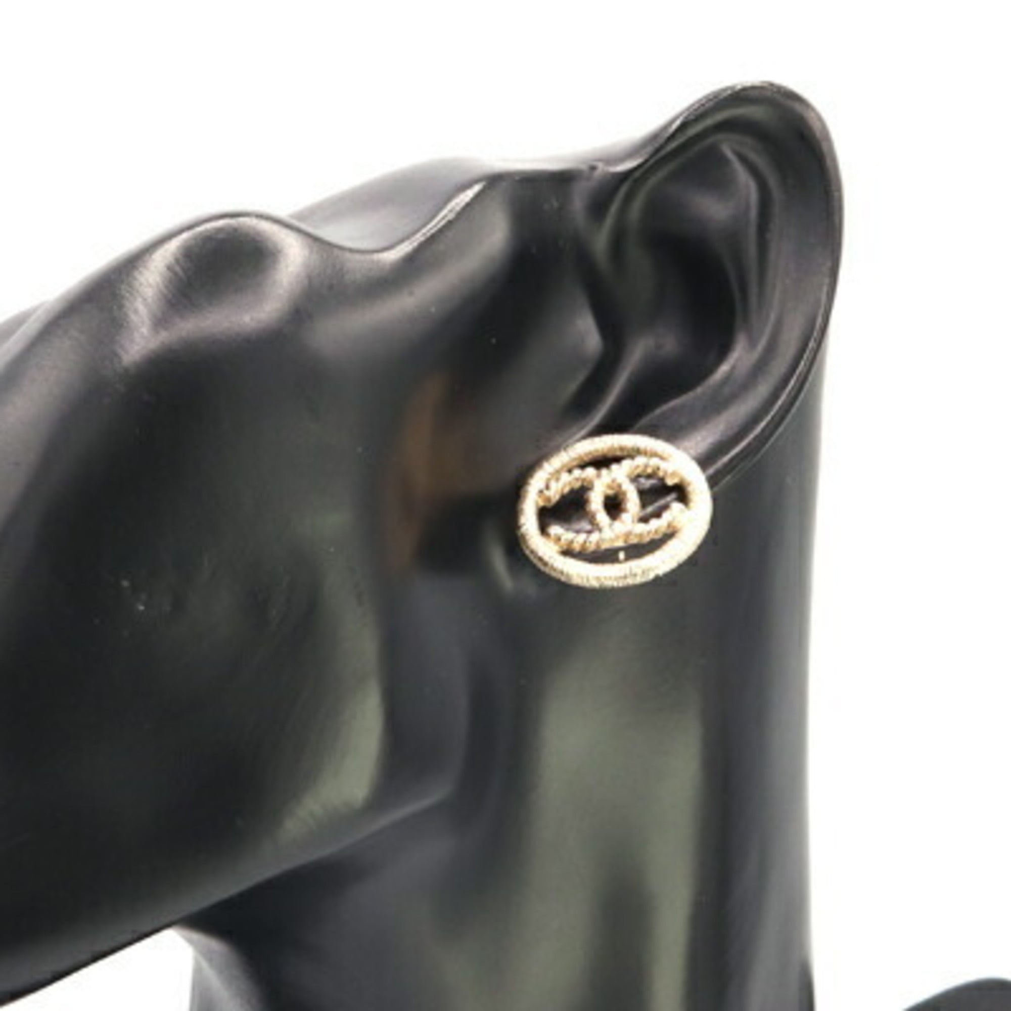 CC Logo Single Earring Gold-Tone Metal Gold-Tone Metal