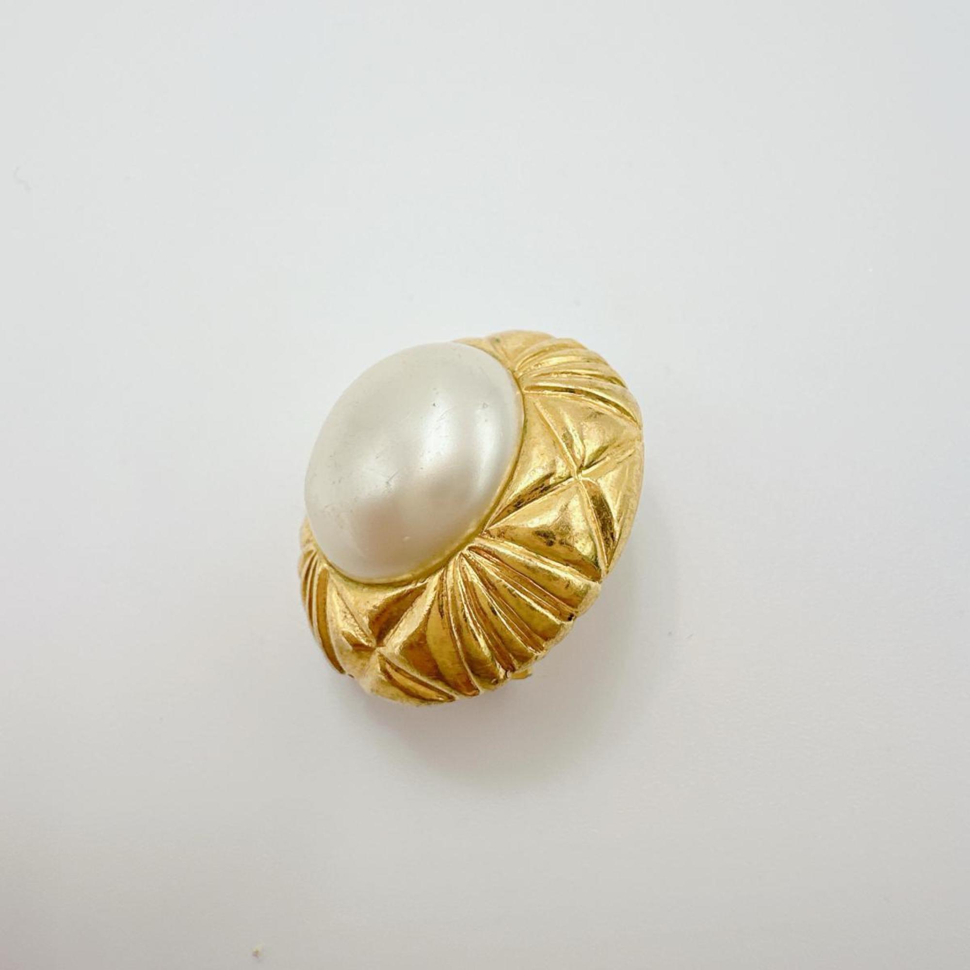 Vintage Clip-On Earrings Pearl Clip-On Gold-Tone Metal