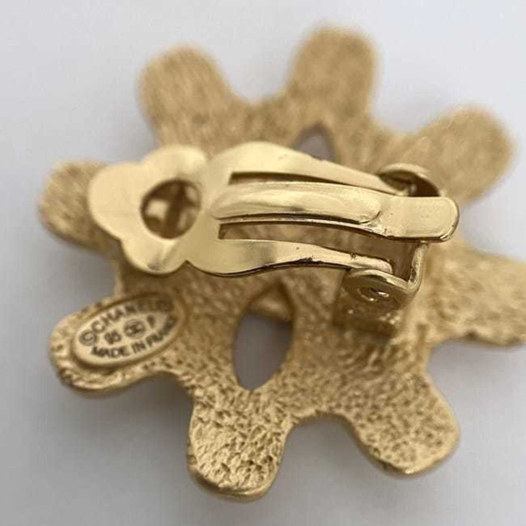 CC Logo Clip-On Earrings Metal Gold-Tone Metal