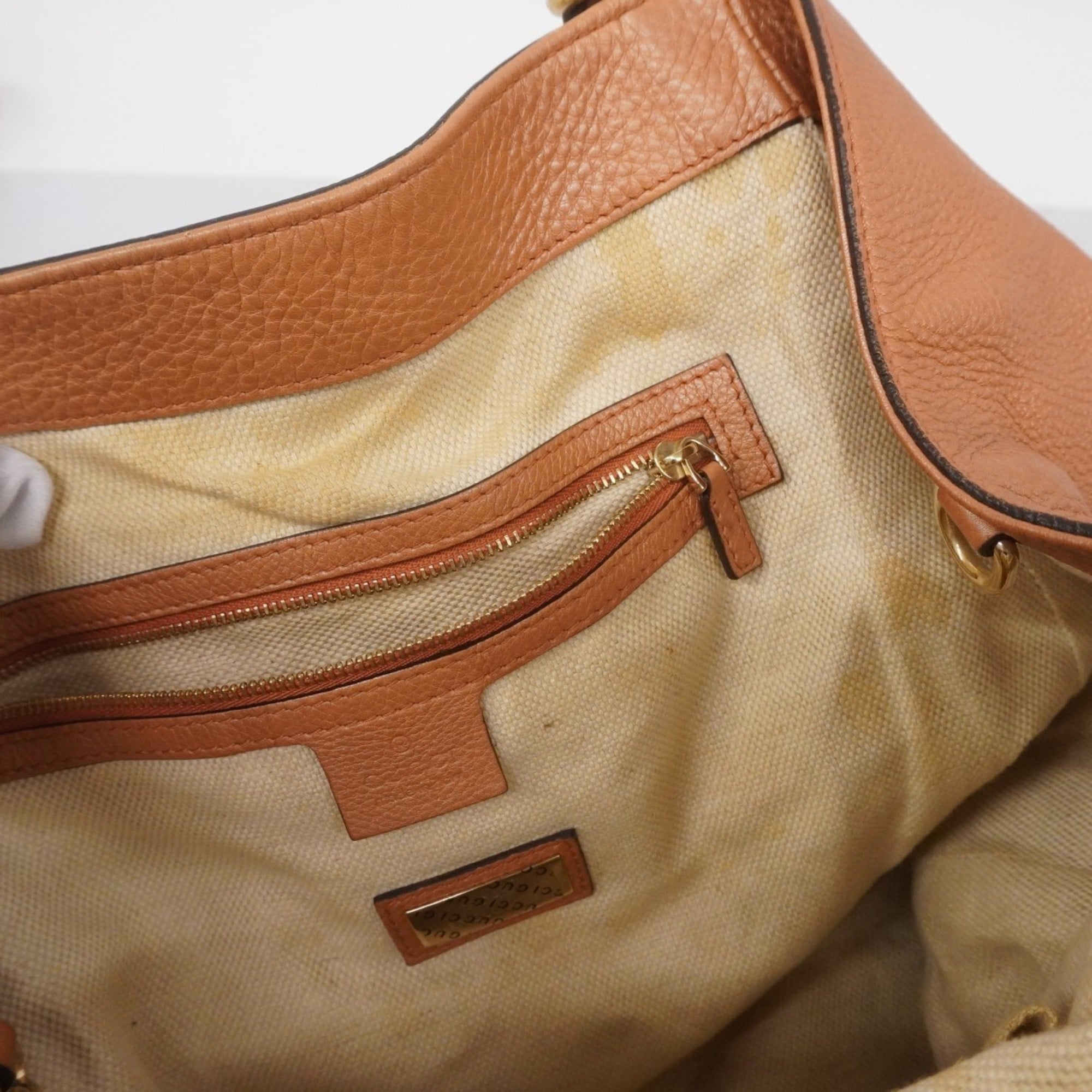 Soho Shoulder Bag Leather Medium