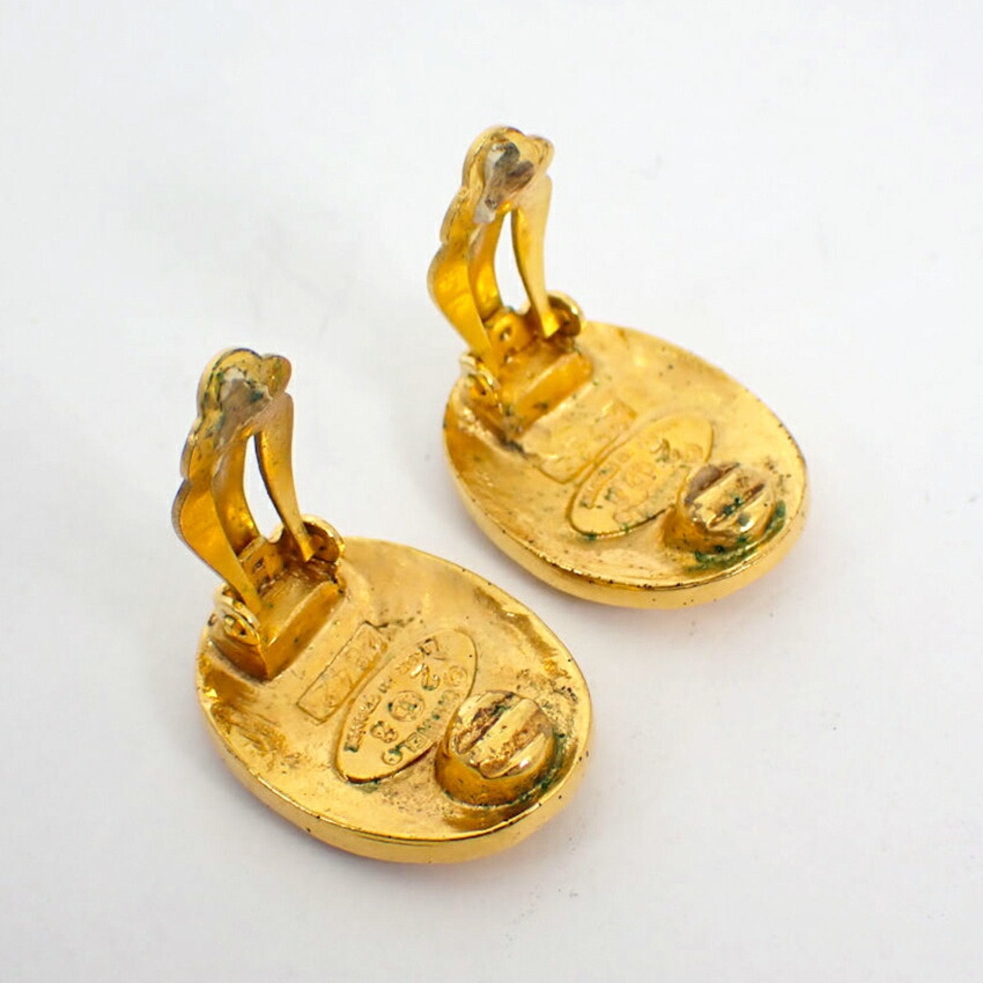 CC Logo Clip-On Earrings Metal Gold-Tone Metal
