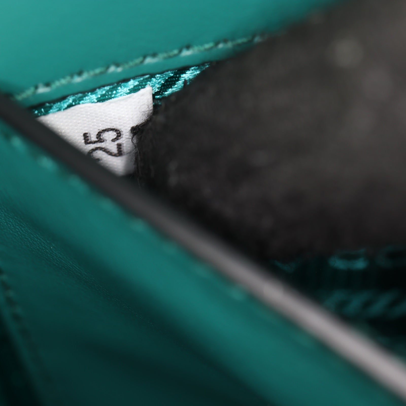 Prada Cuir Embleme Flap Shoulder Bag