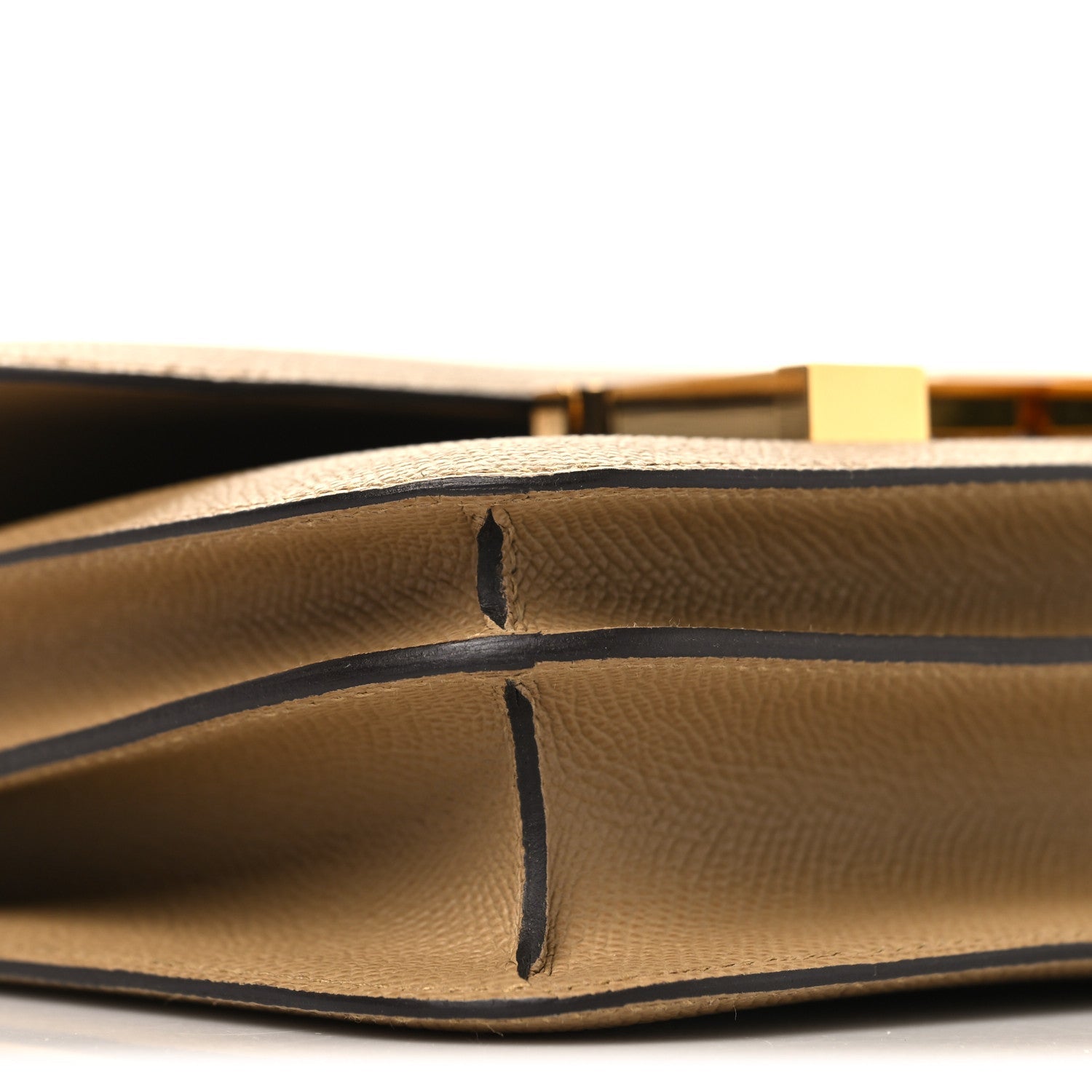 Epsom Constance 18 Poussiere