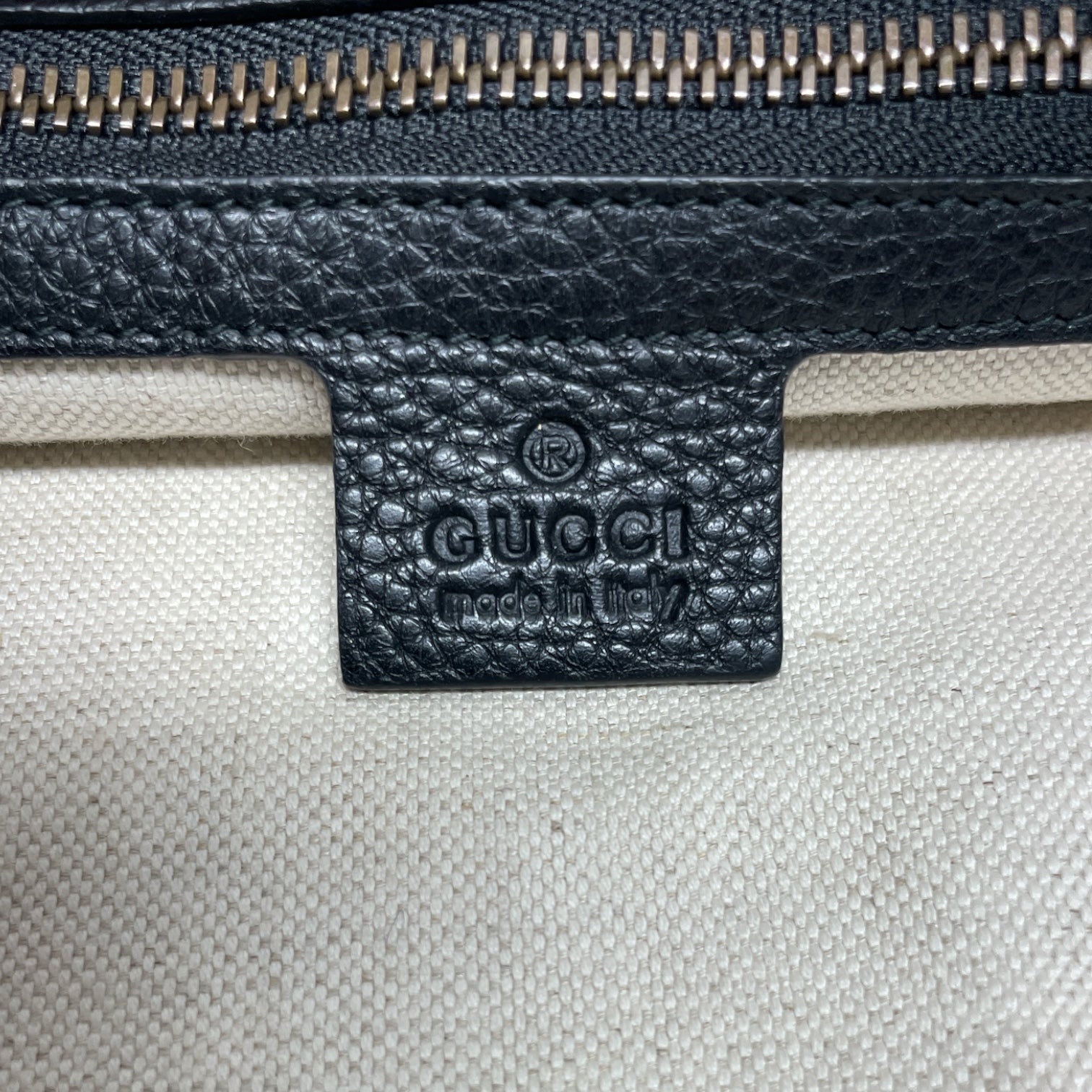 Crossbody Luxury Designer By Gucci, Size: Large
