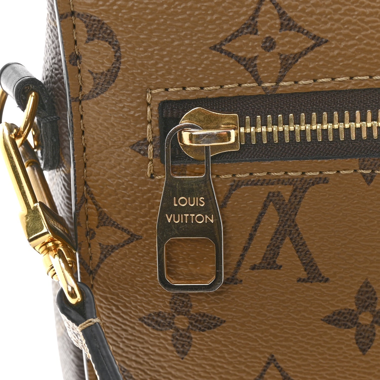 Reverse Monogram Pochette Metis
