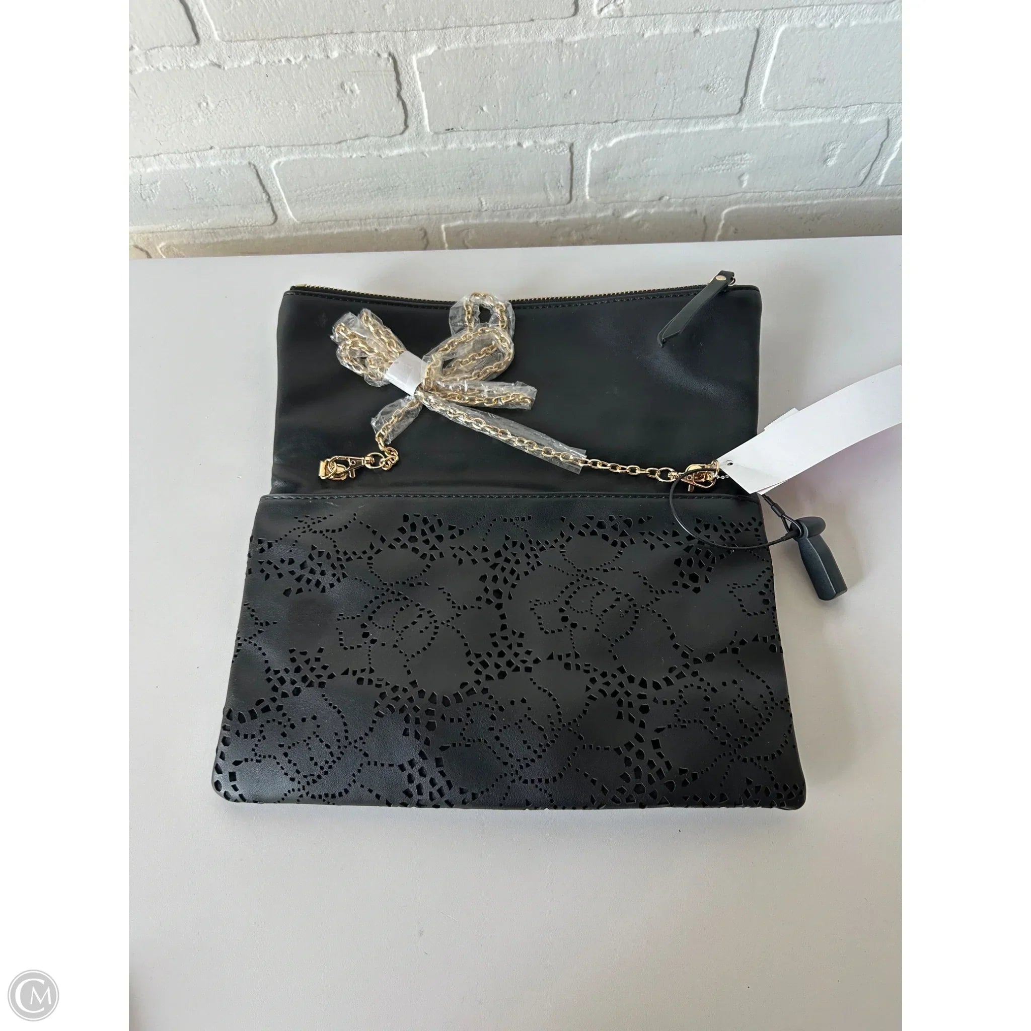 Crossbody By Urban Expressions, Size: Large