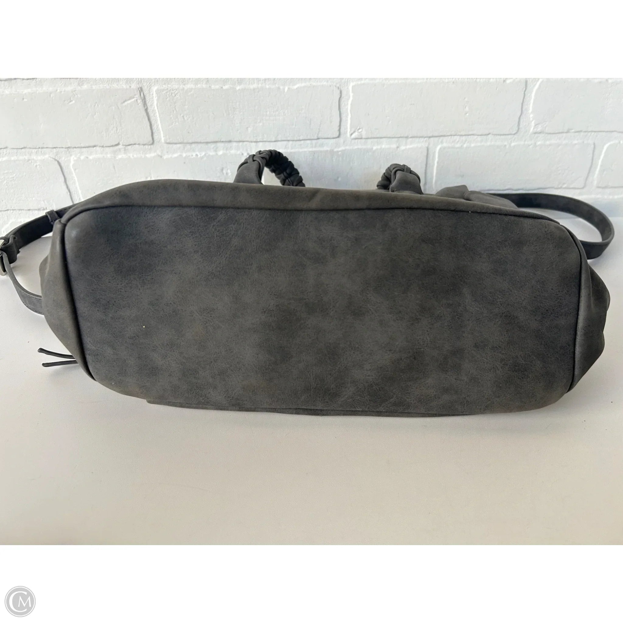 Crossbody By Clothes Mentor, Size: Large