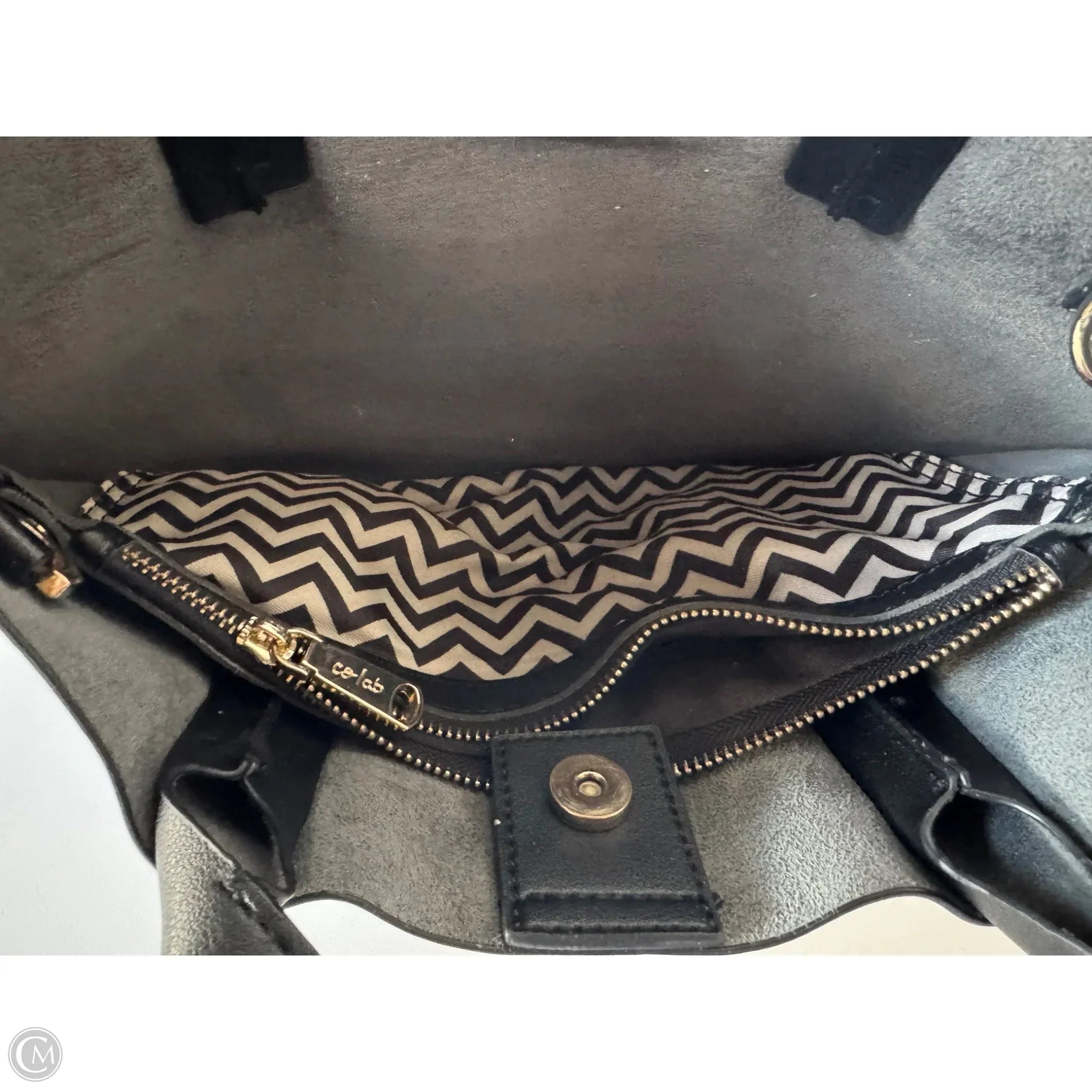 Handbag By Clothes Mentor, Size: Medium