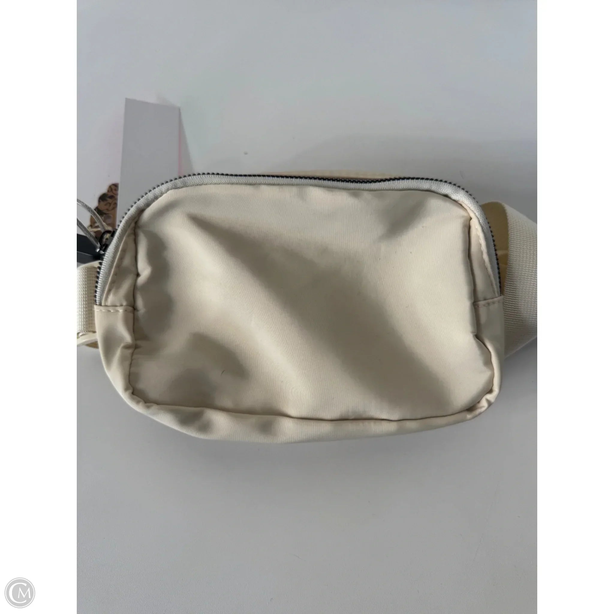Belt Bag By Clothes Mentor, Size: Medium