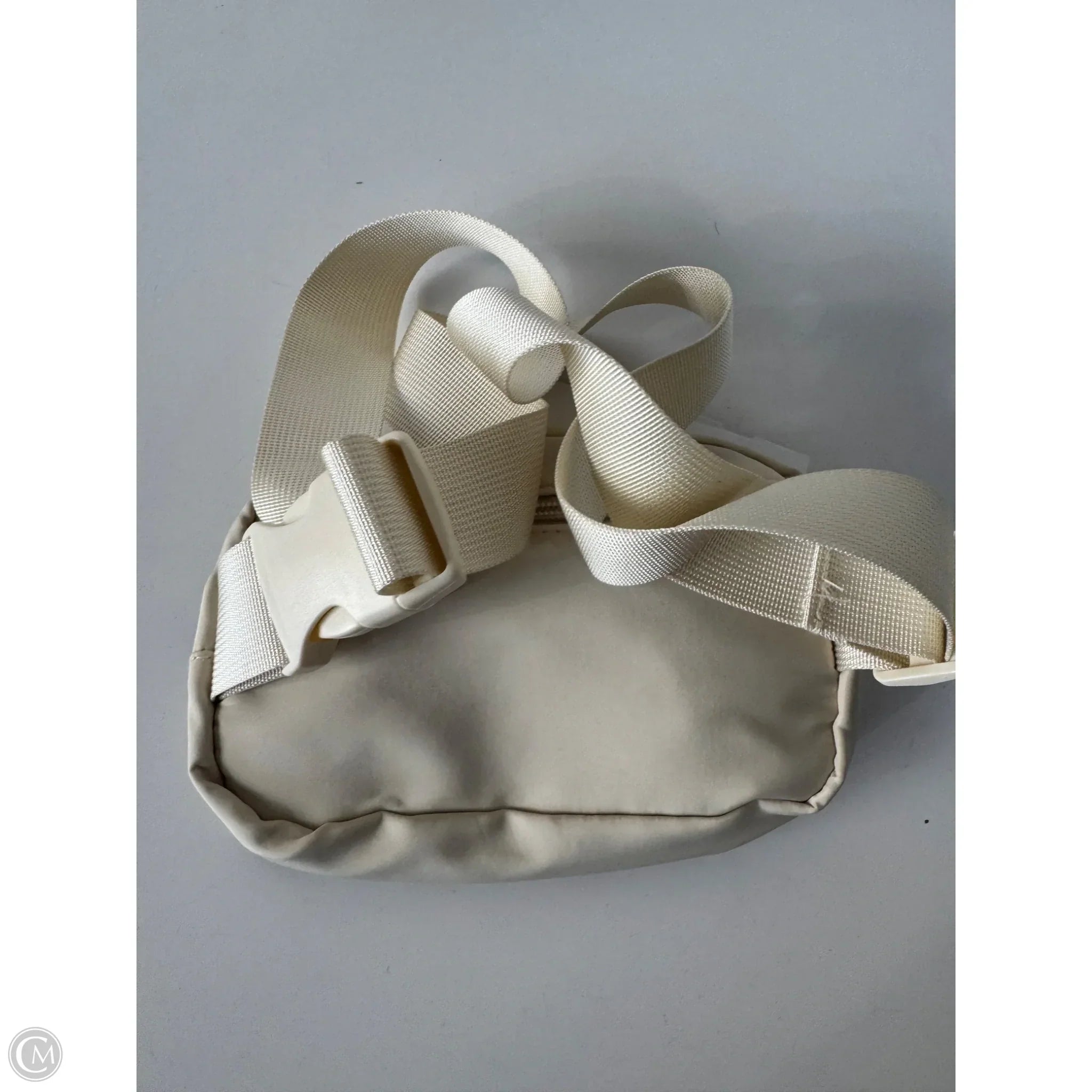 Belt Bag By Clothes Mentor, Size: Medium