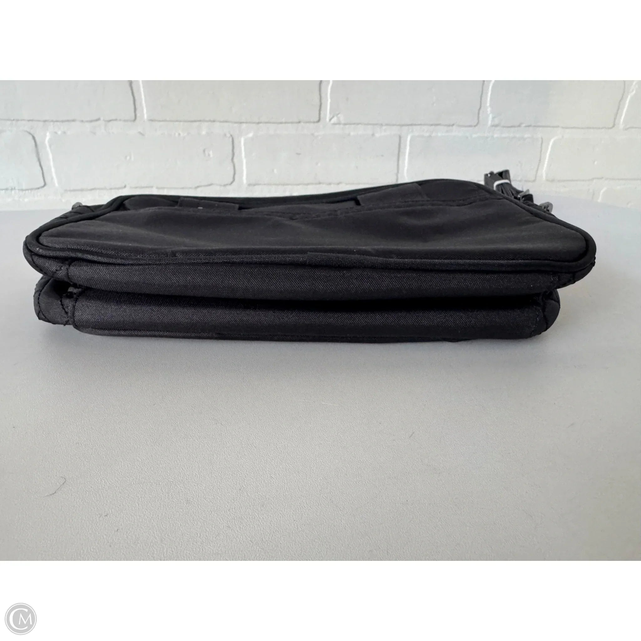 Crossbody By Lug, Size: Medium