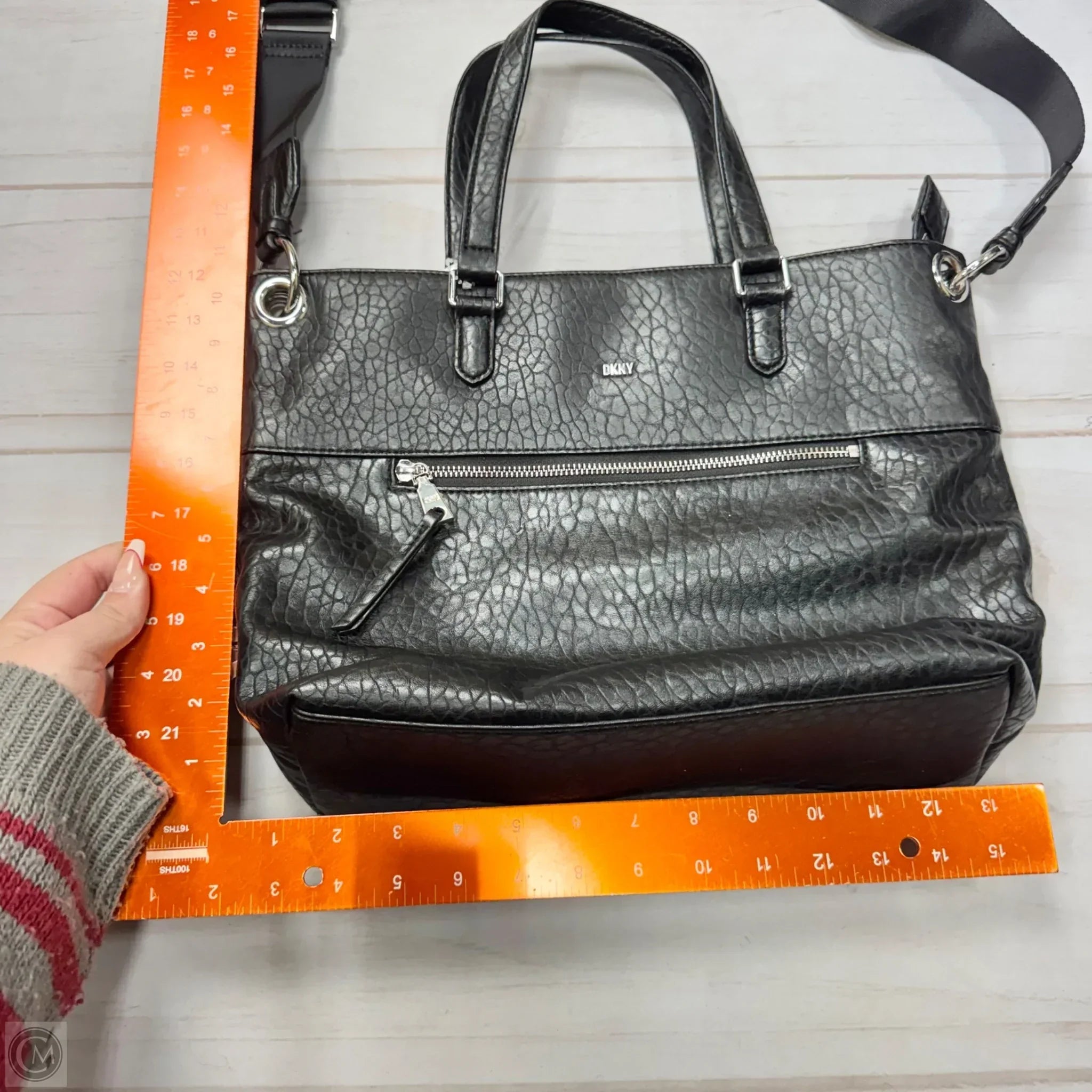 Handbag By Dkny, Size: Medium