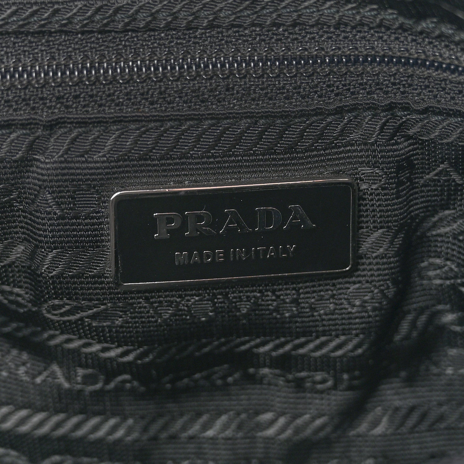 Nylon Vela Messenger Bag Black