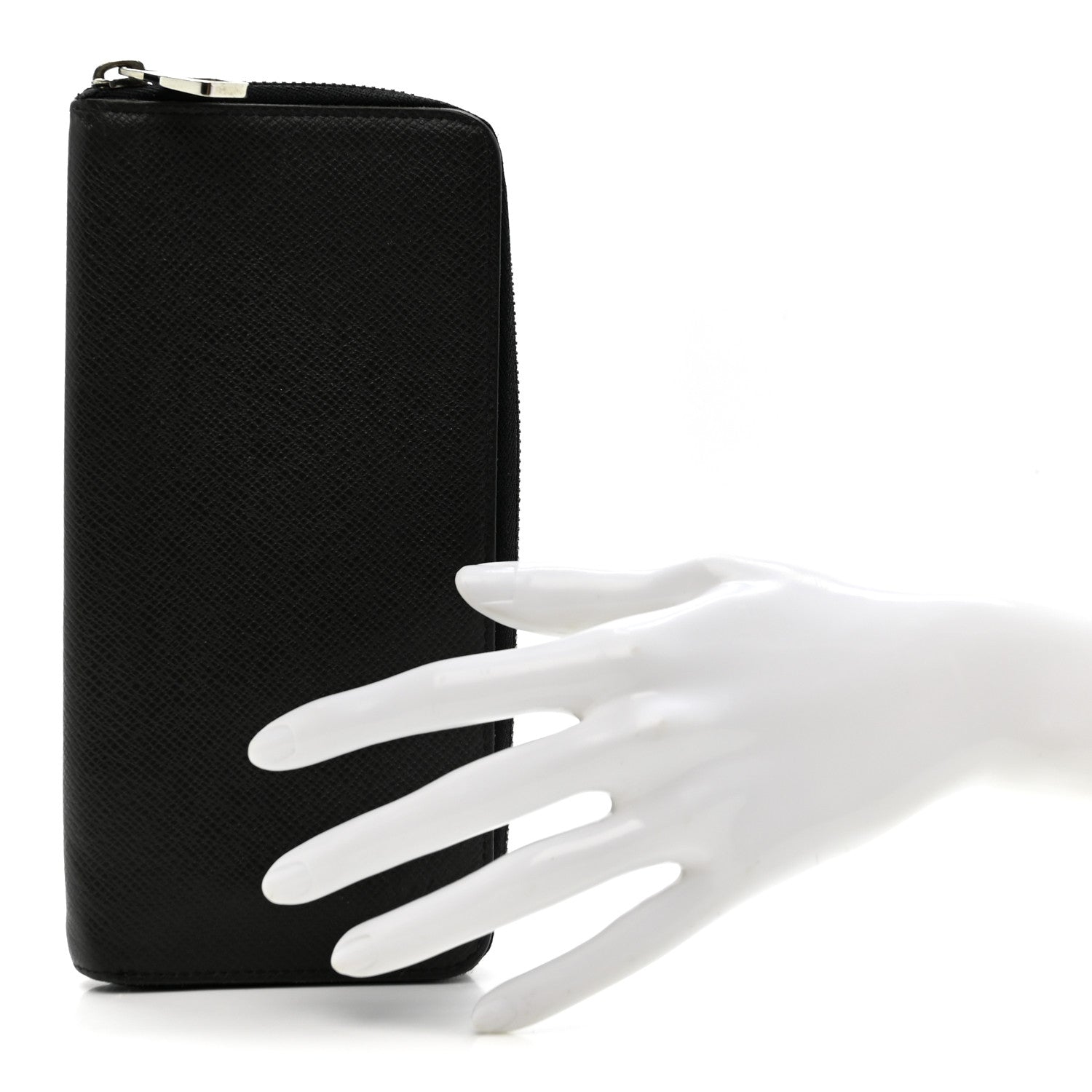 Taiga Vertical Zippy Wallet Black