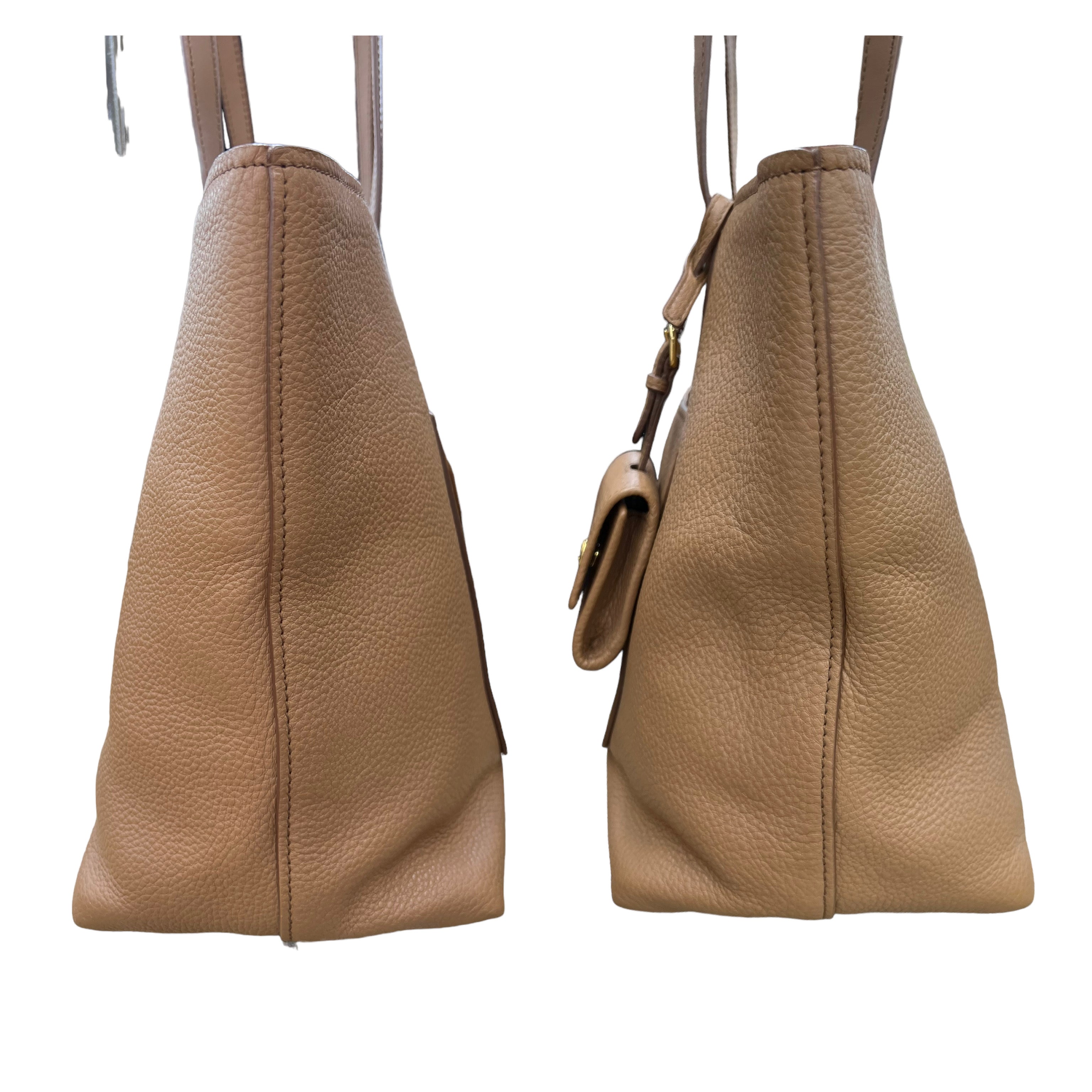Handbag Luxury Designer By Prada  Size: Medium