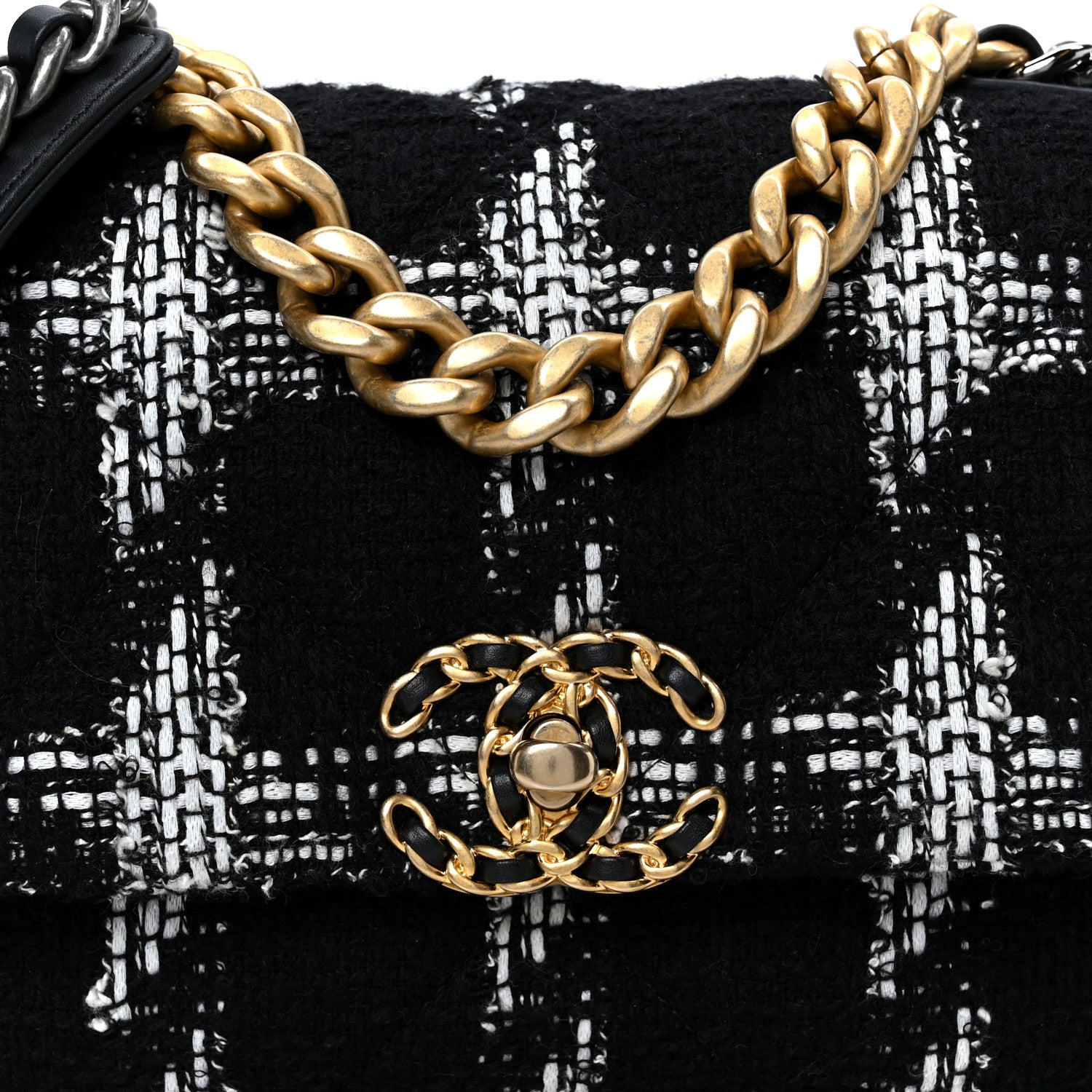 Tweed Quilted Medium Chanel 19 Flap Black White