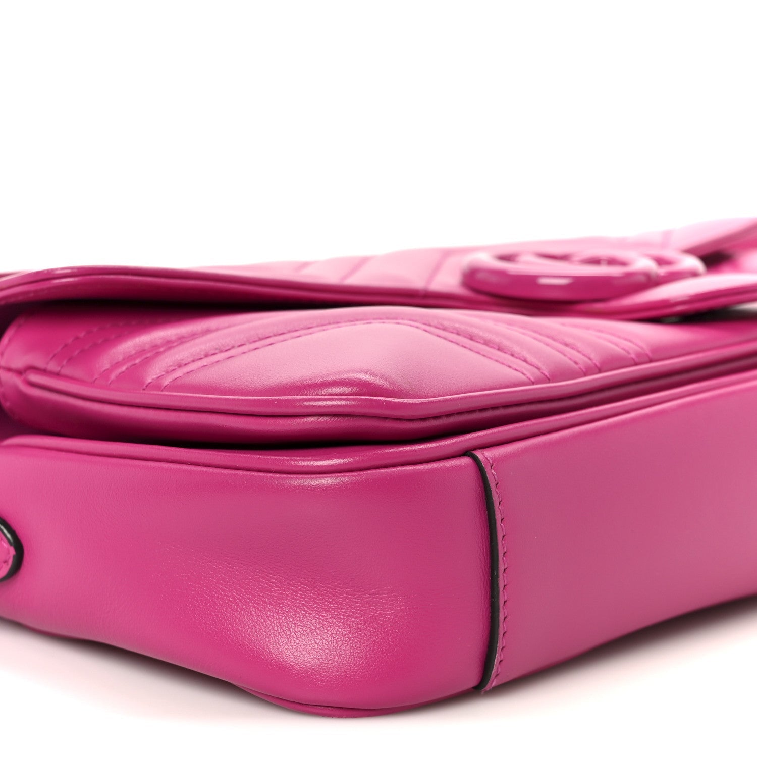 Calfskin Matelasse Monochrome GG Marmont Crossbody Shoulder Bag Classic Fuxia