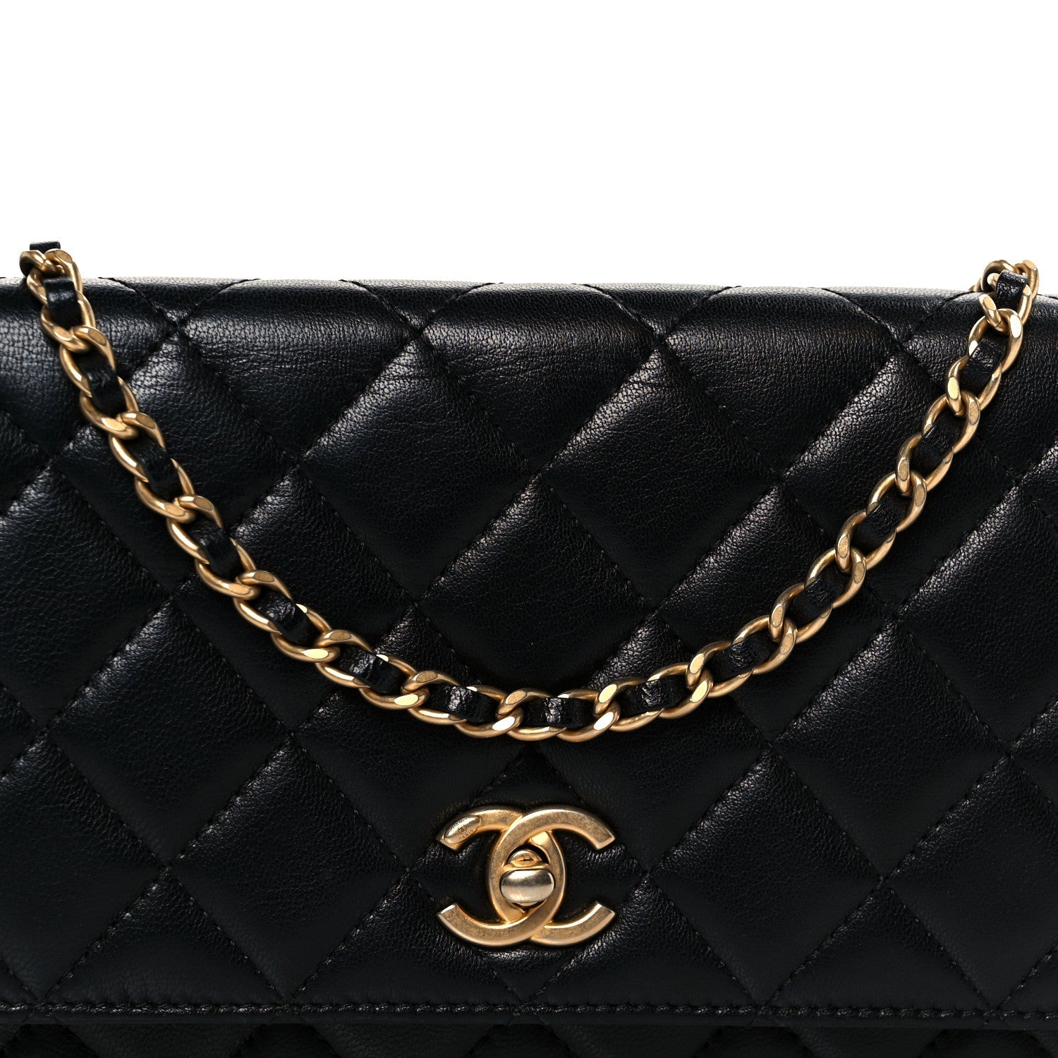 Lambskin Quilted CC Pearl Crush Wallet on Chain WOC Black