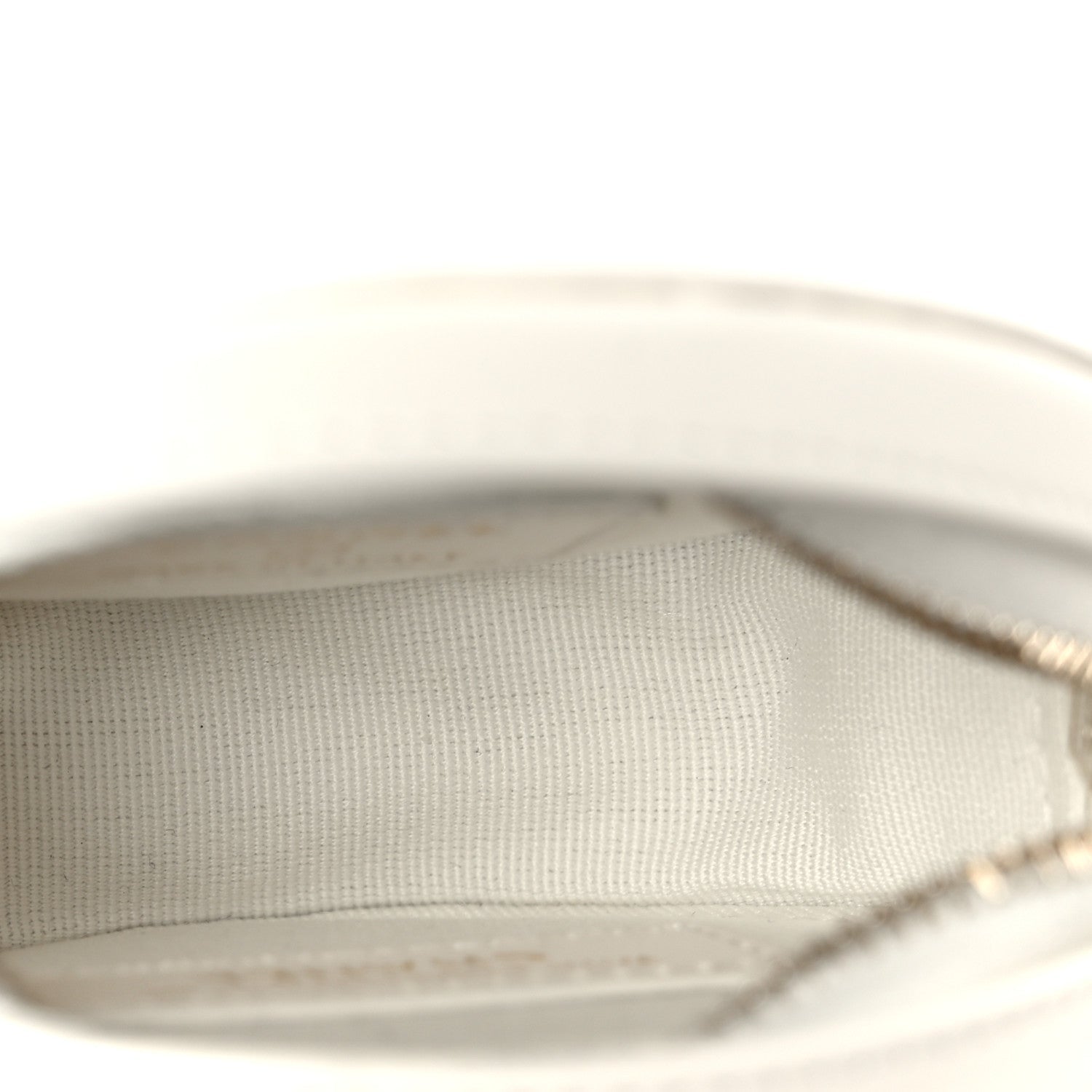 Tweed Quilted Round Filigree Pouch With Chain White Black