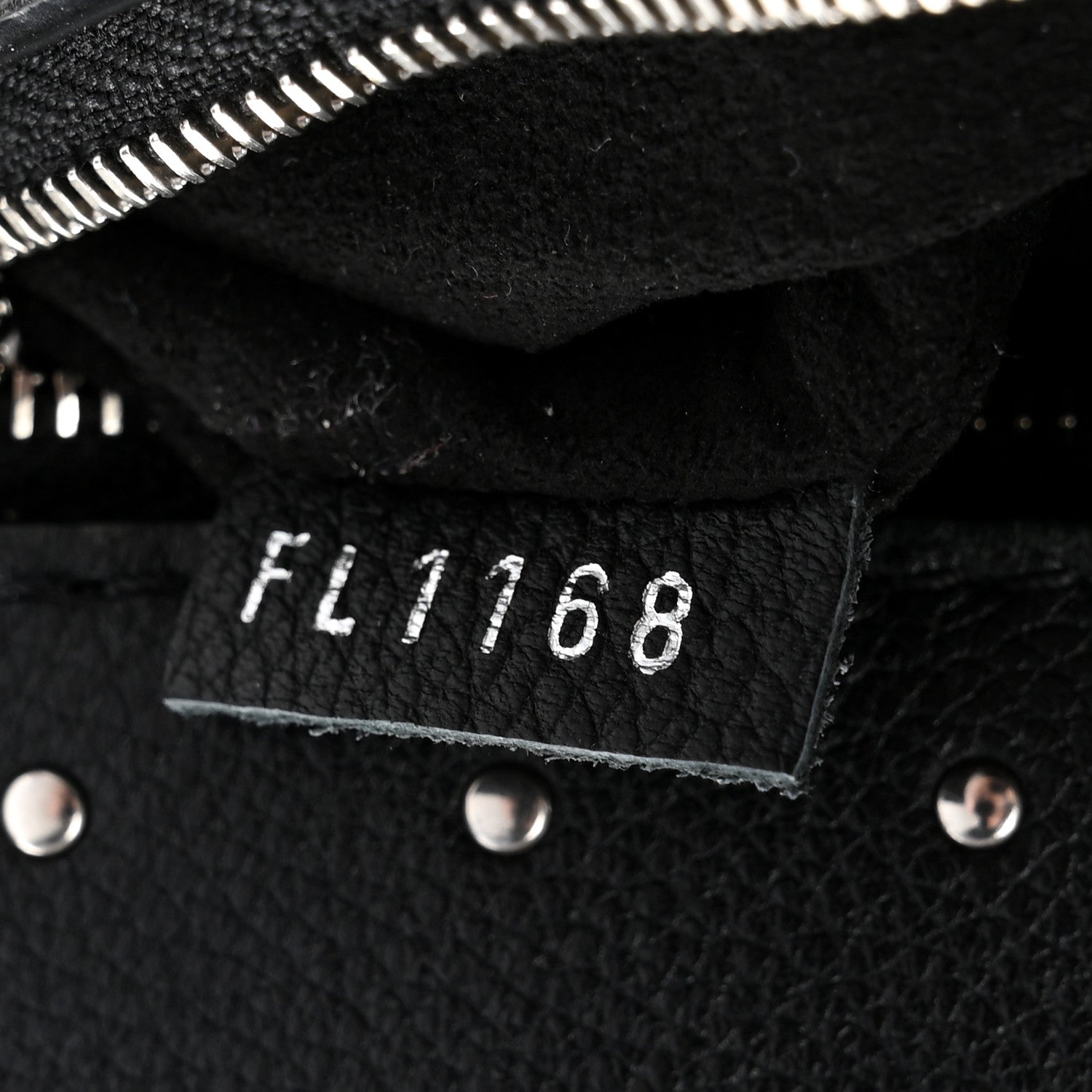 Soft Calfskin My Lockme Studs Black