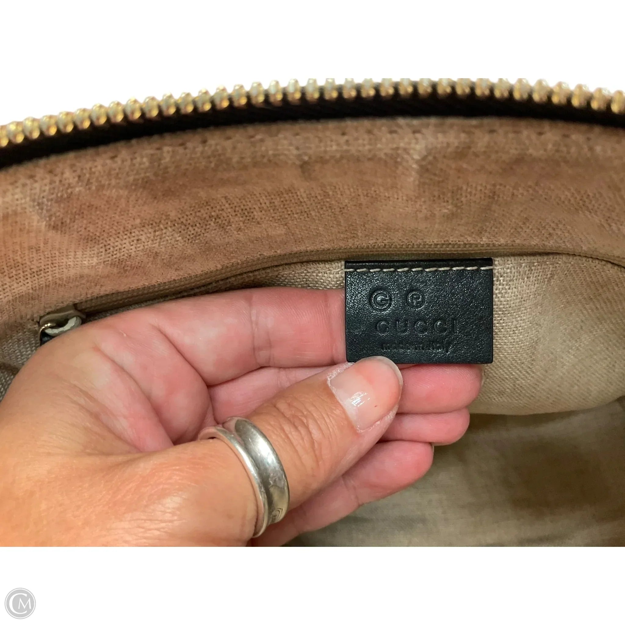 Crossbody Luxury Designer By Gucci, Size: Large