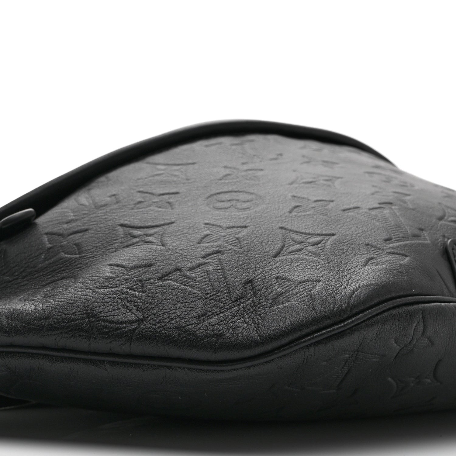 Calfskin Monogram Shadow Discovery Bumbag Black