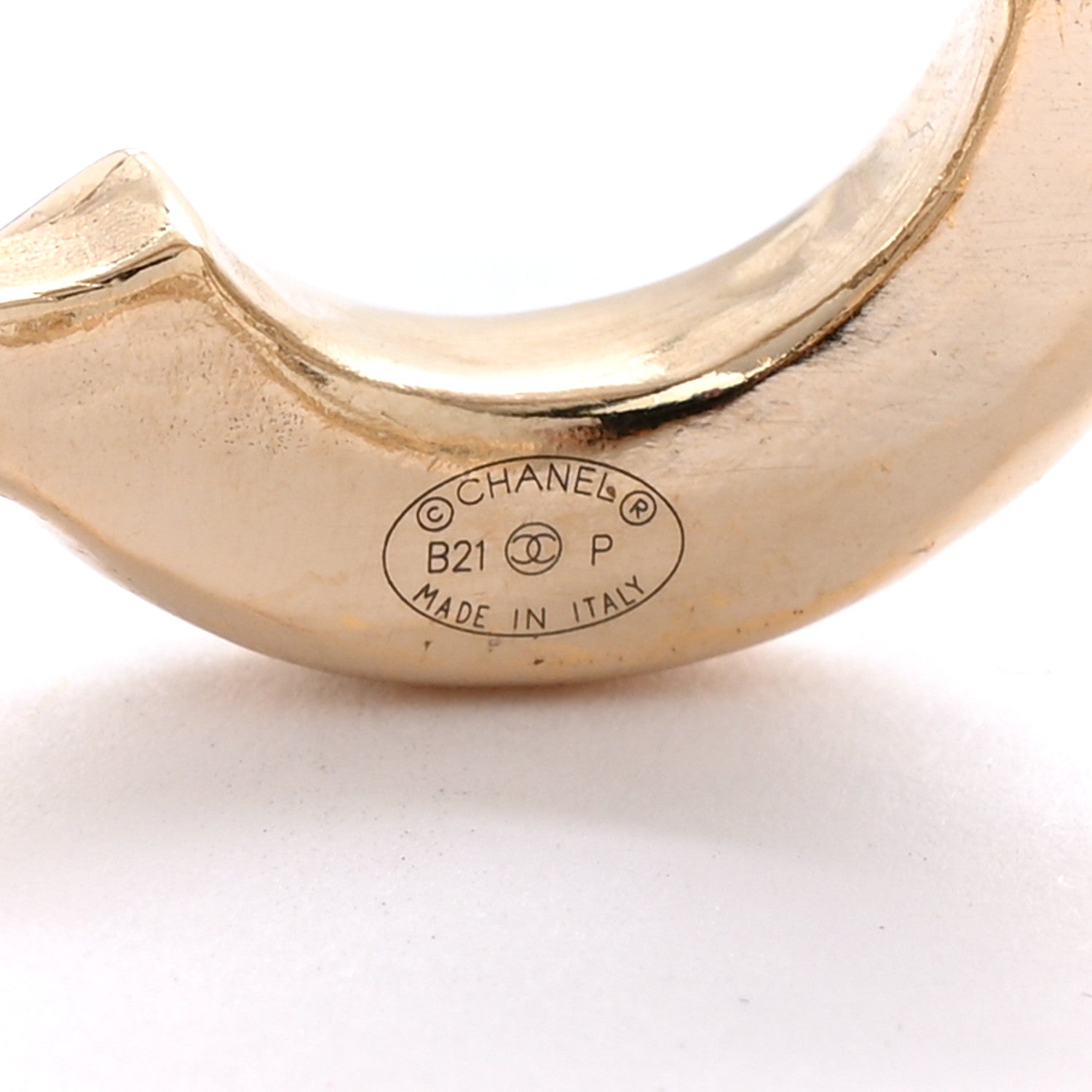 Metal Pearl CC Coco Cuff Bracelet M Gold