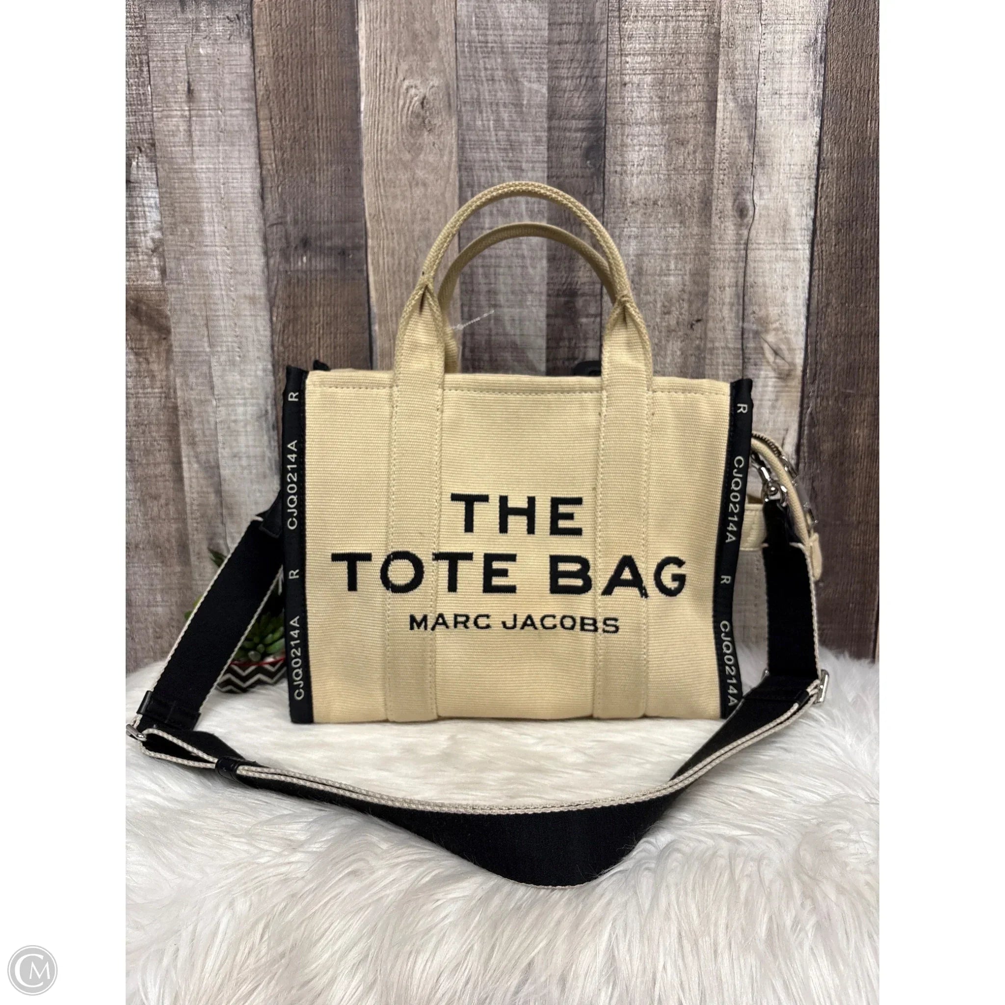 Tote Luxury Designer By Marc Jacobs, Size: Medium