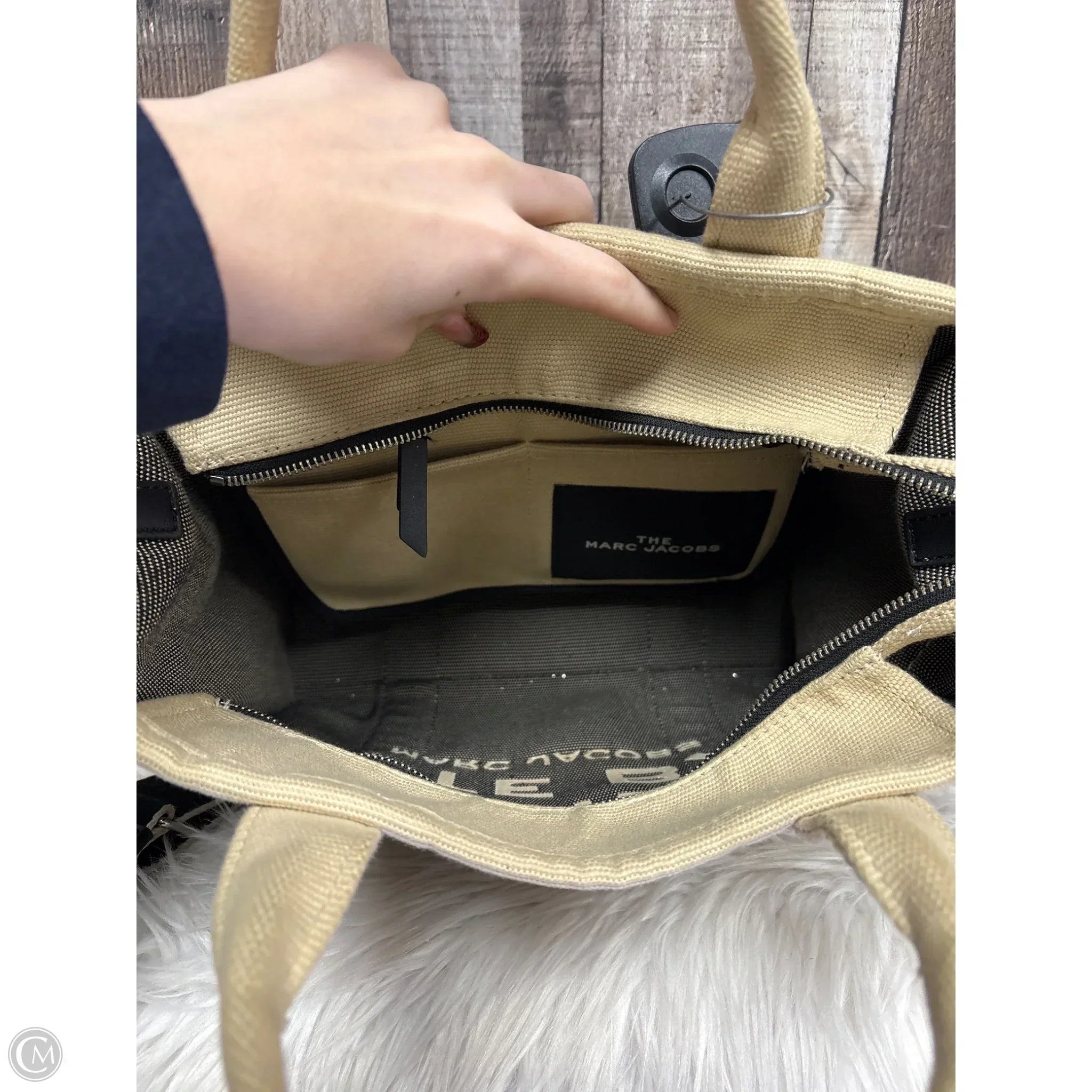 Tote Luxury Designer By Marc Jacobs, Size: Medium