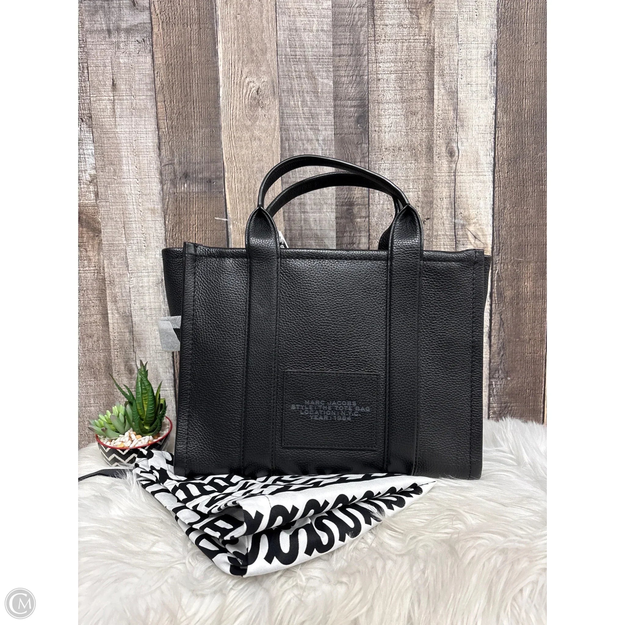 Tote Luxury Designer By Marc Jacobs, Size: Medium