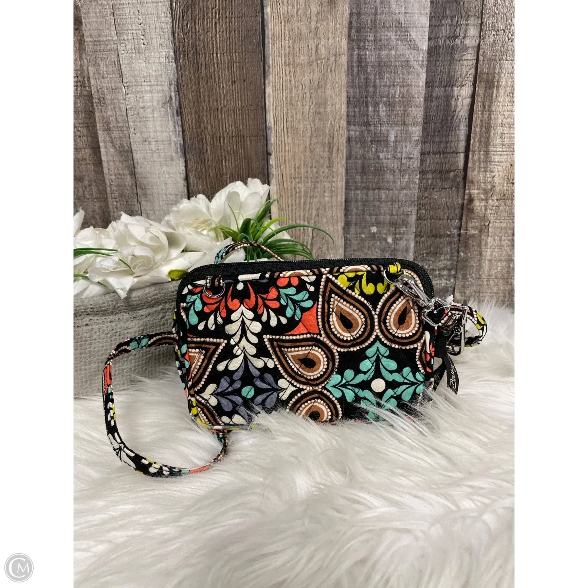 Wristlet By Vera Bradley, Size: Small