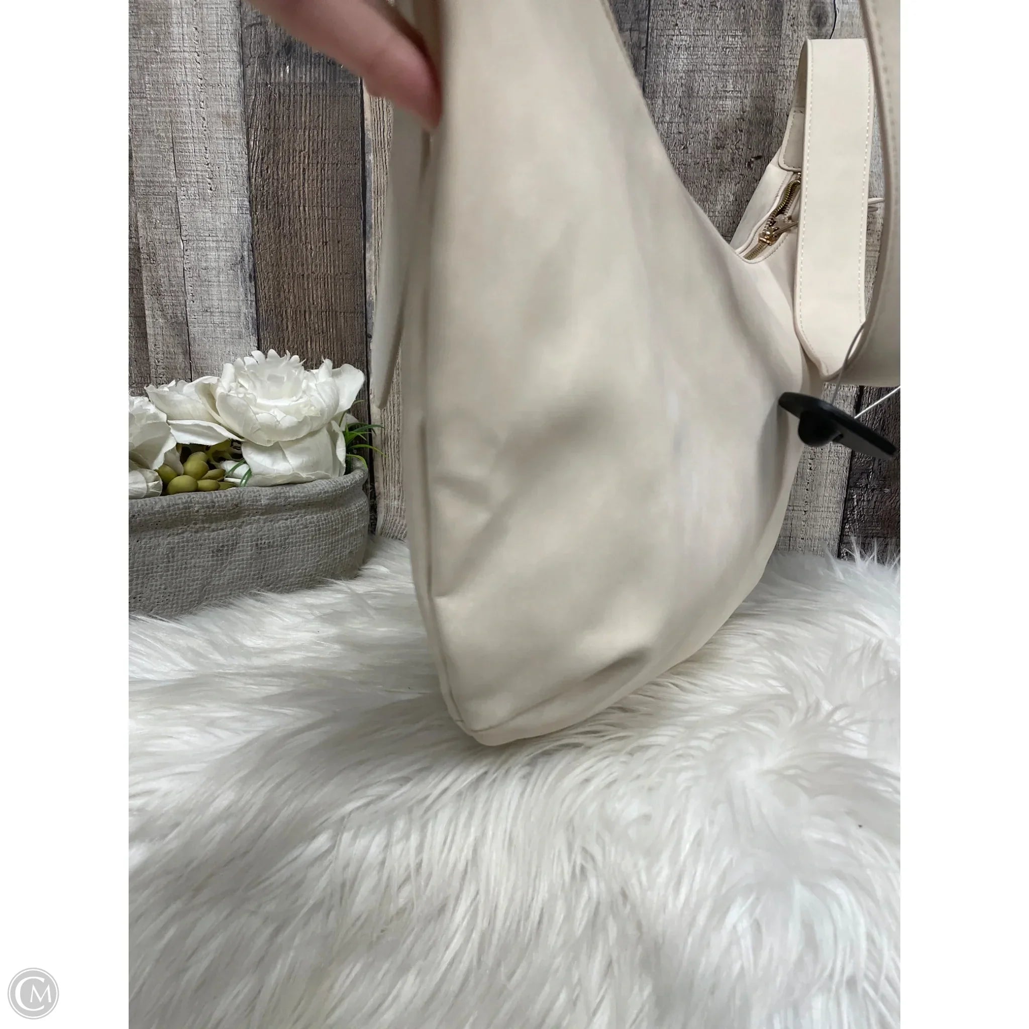 Handbag By Universal Thread, Size: Large